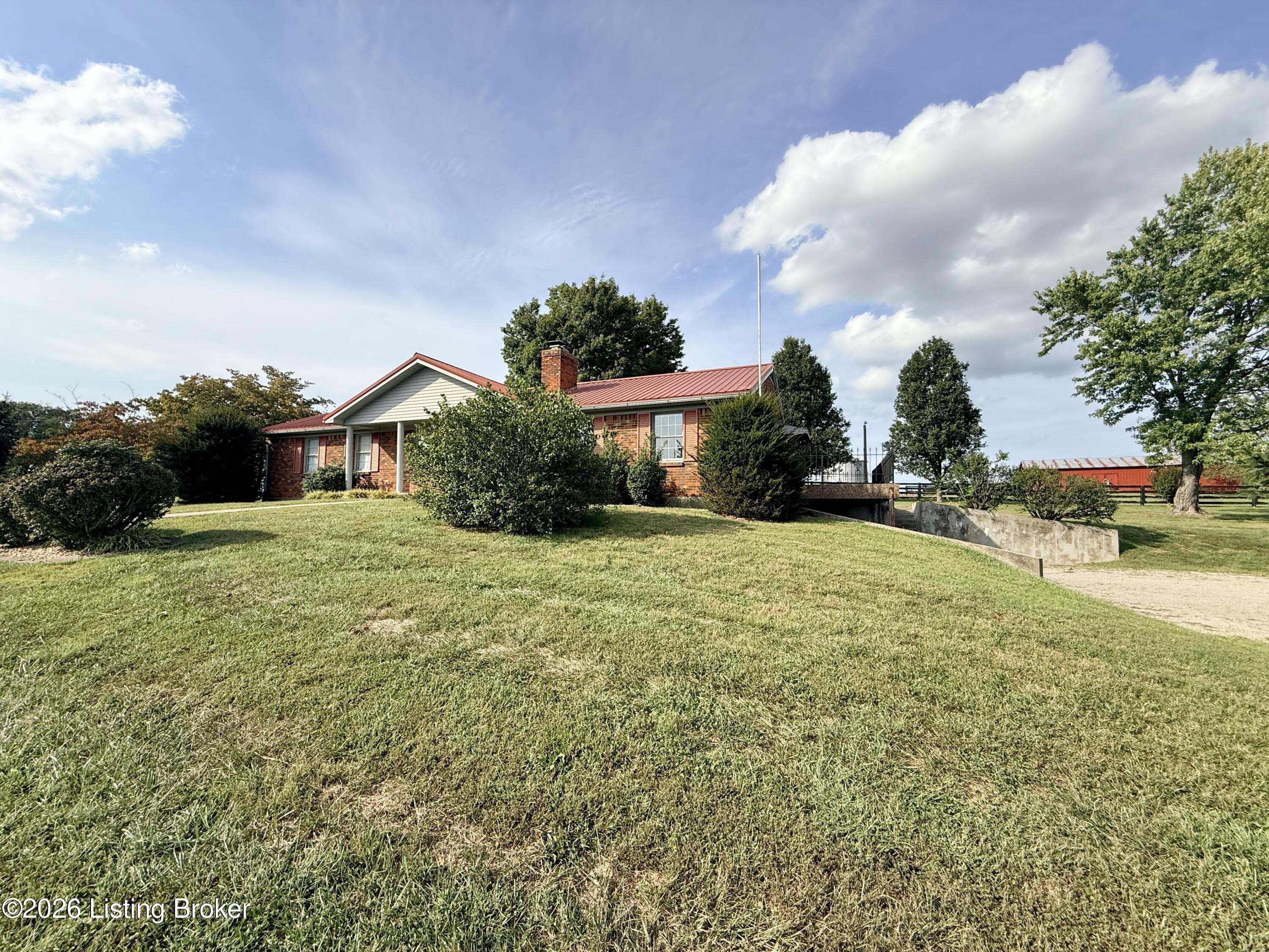 4198 Springfield Rd Property Photo 3