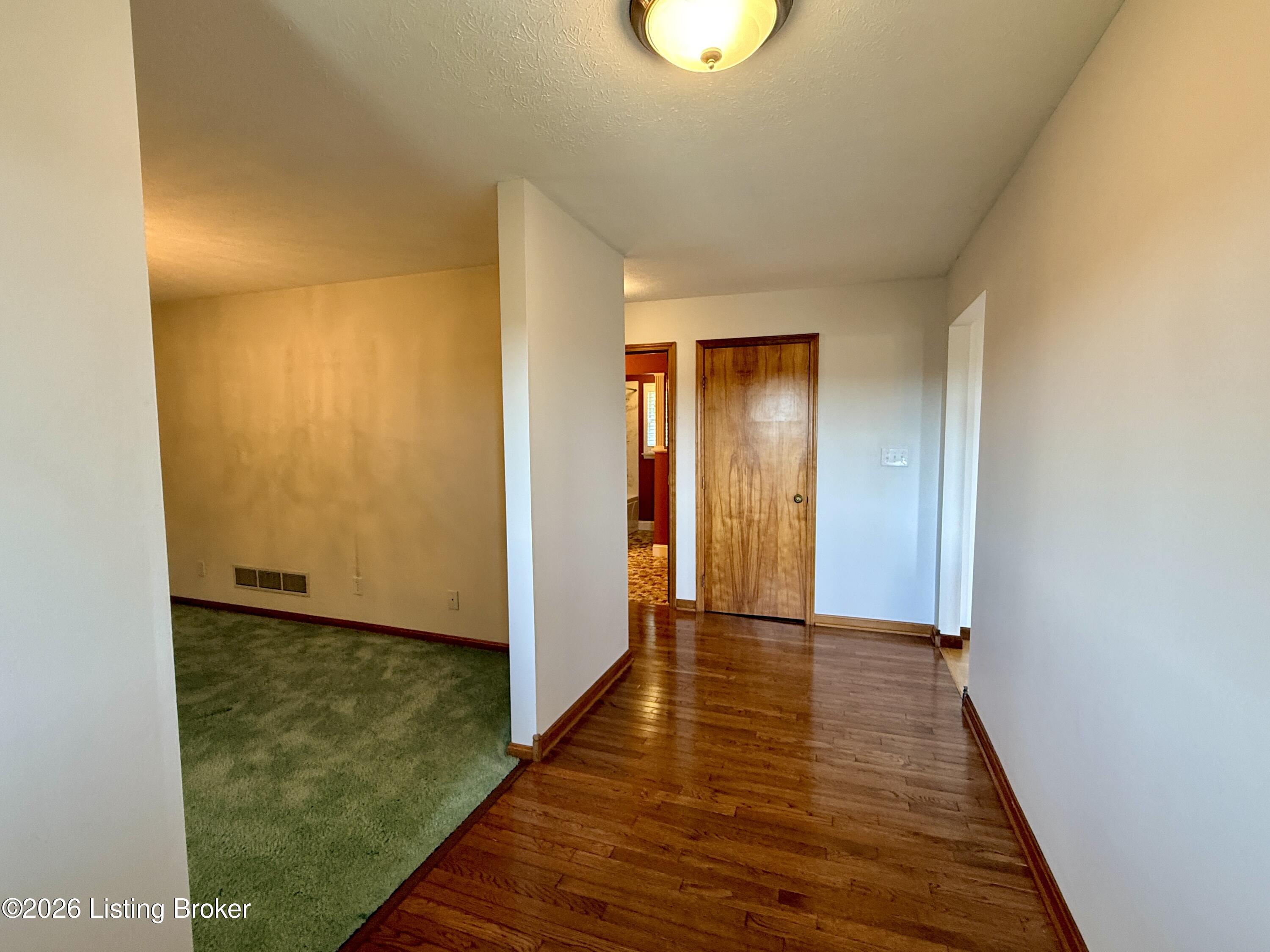 4198 Springfield Rd Property Photo 6