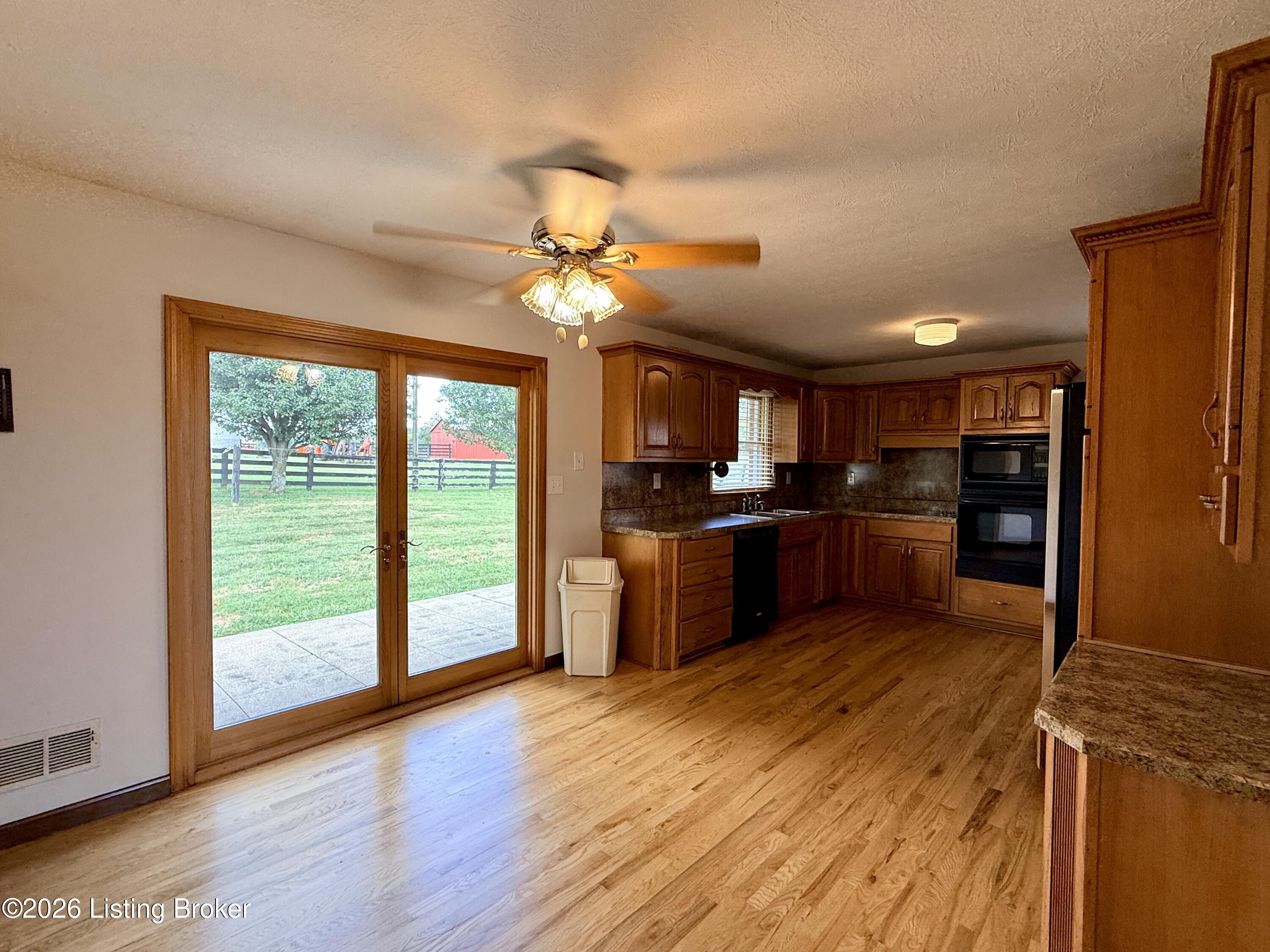 4198 Springfield Rd Property Photo 13