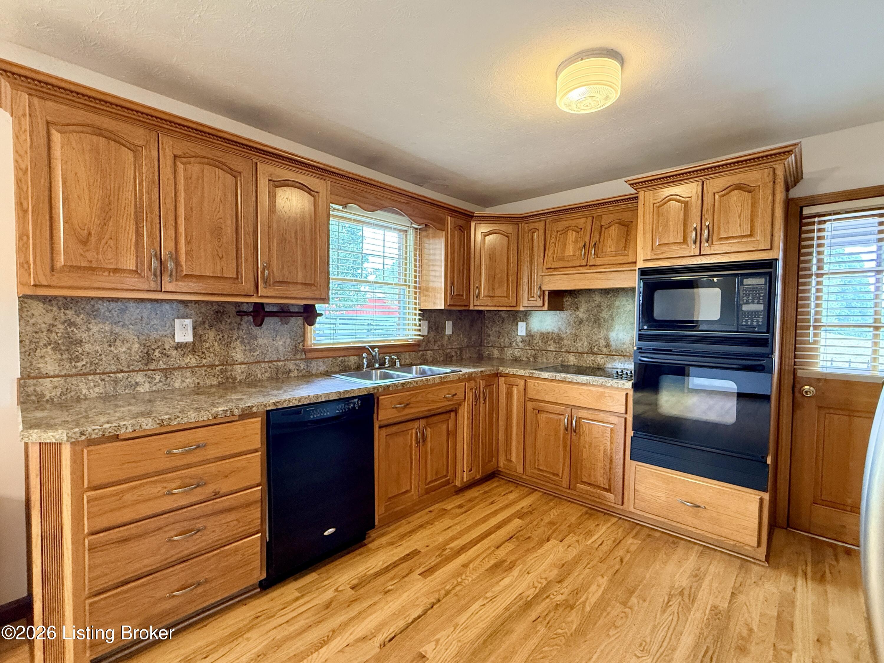 4198 Springfield Rd Property Photo 16