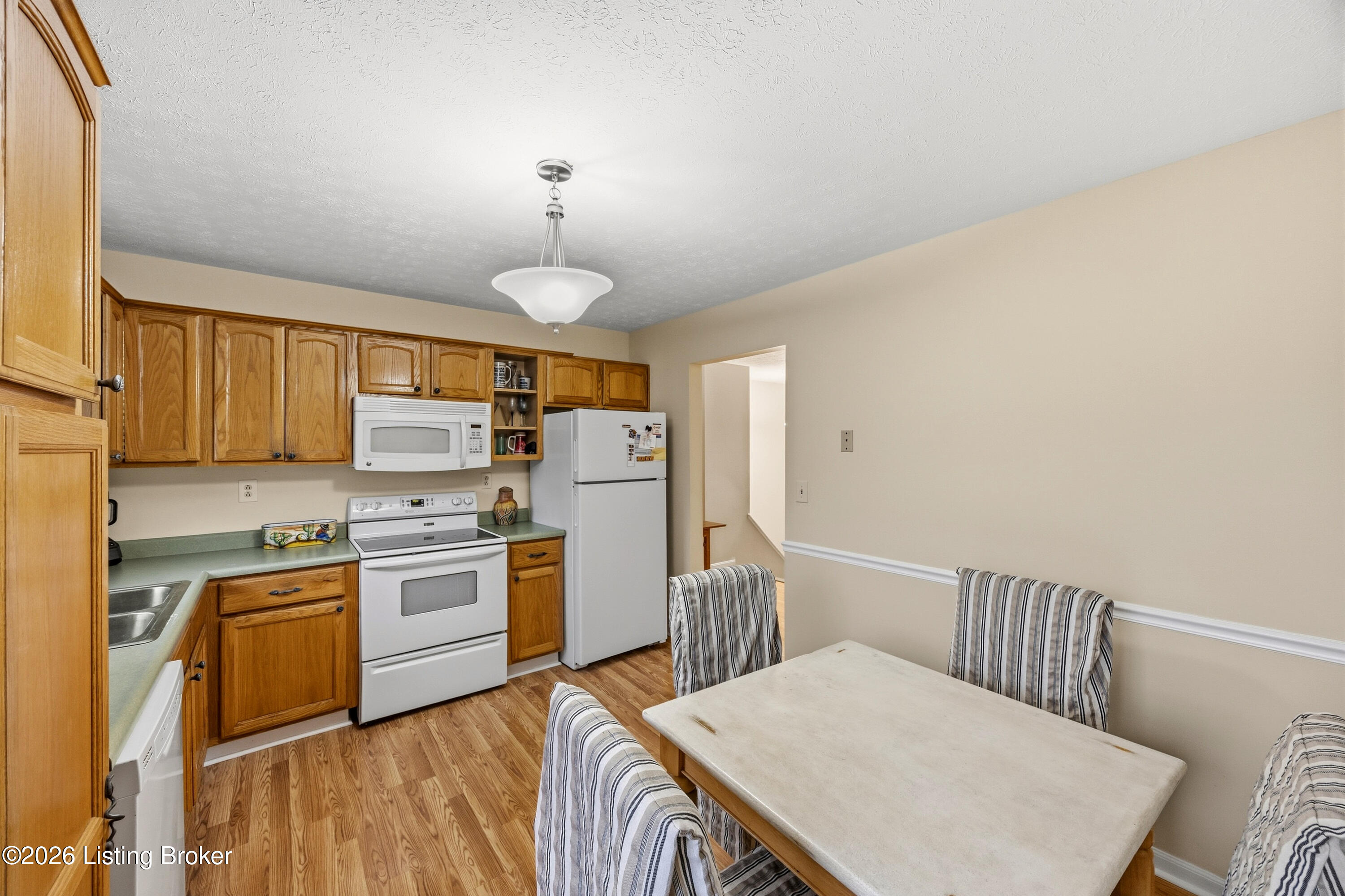 9300 Hillridge Dr Property Photo 8
