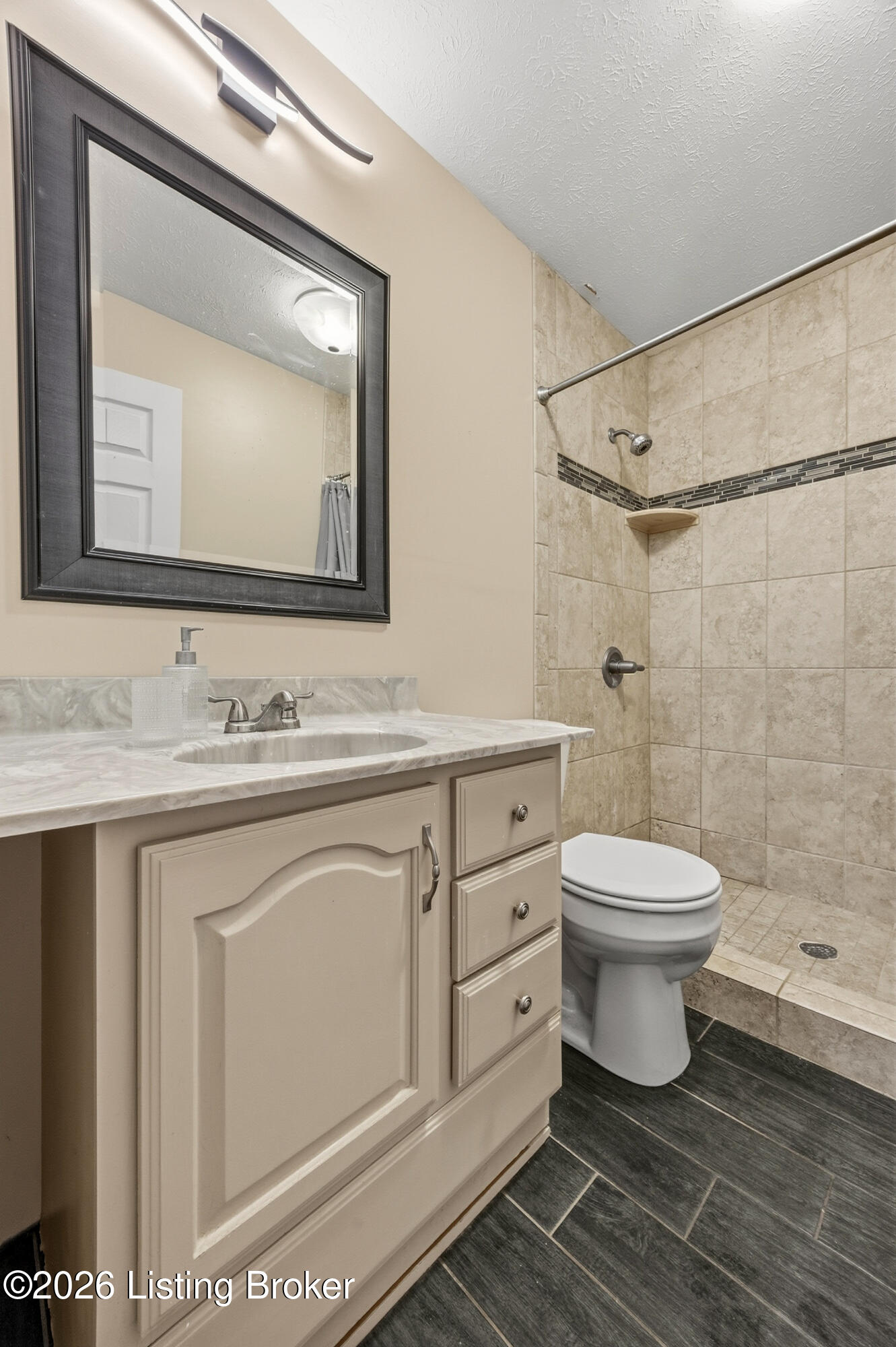 9300 Hillridge Dr Property Photo 9