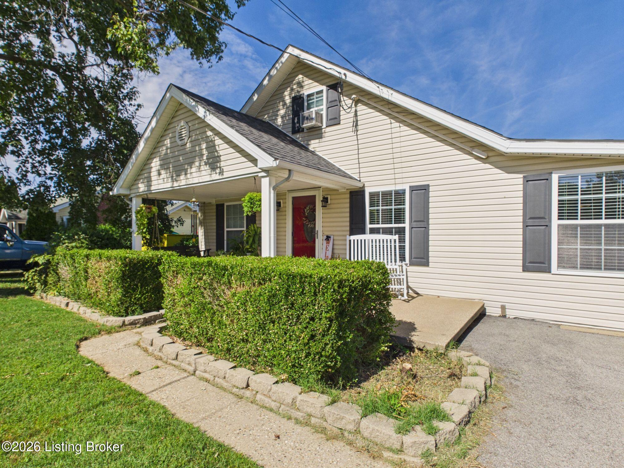 6617 W Orell Rd Property Photo 8