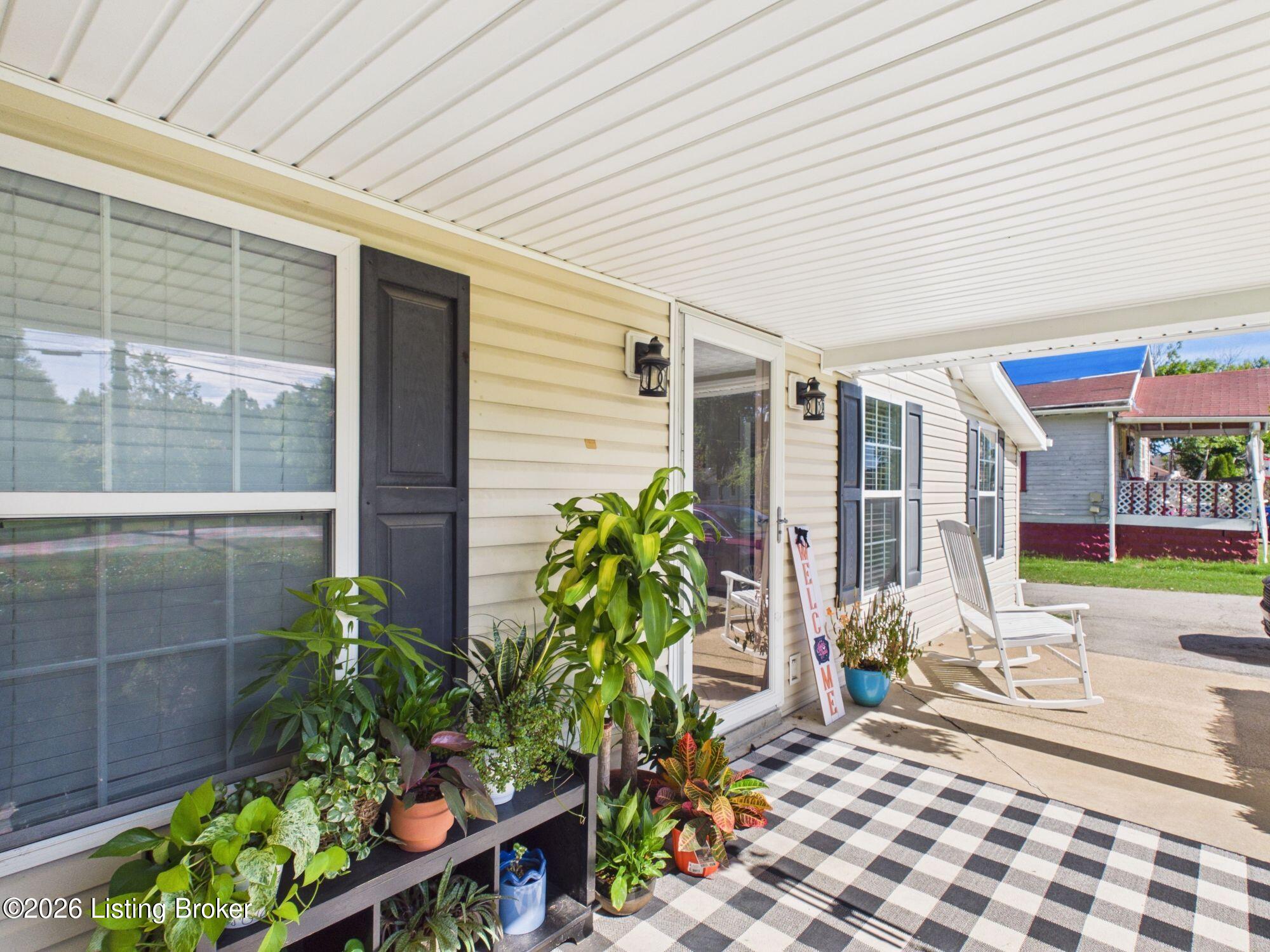 6617 W Orell Rd Property Photo 10