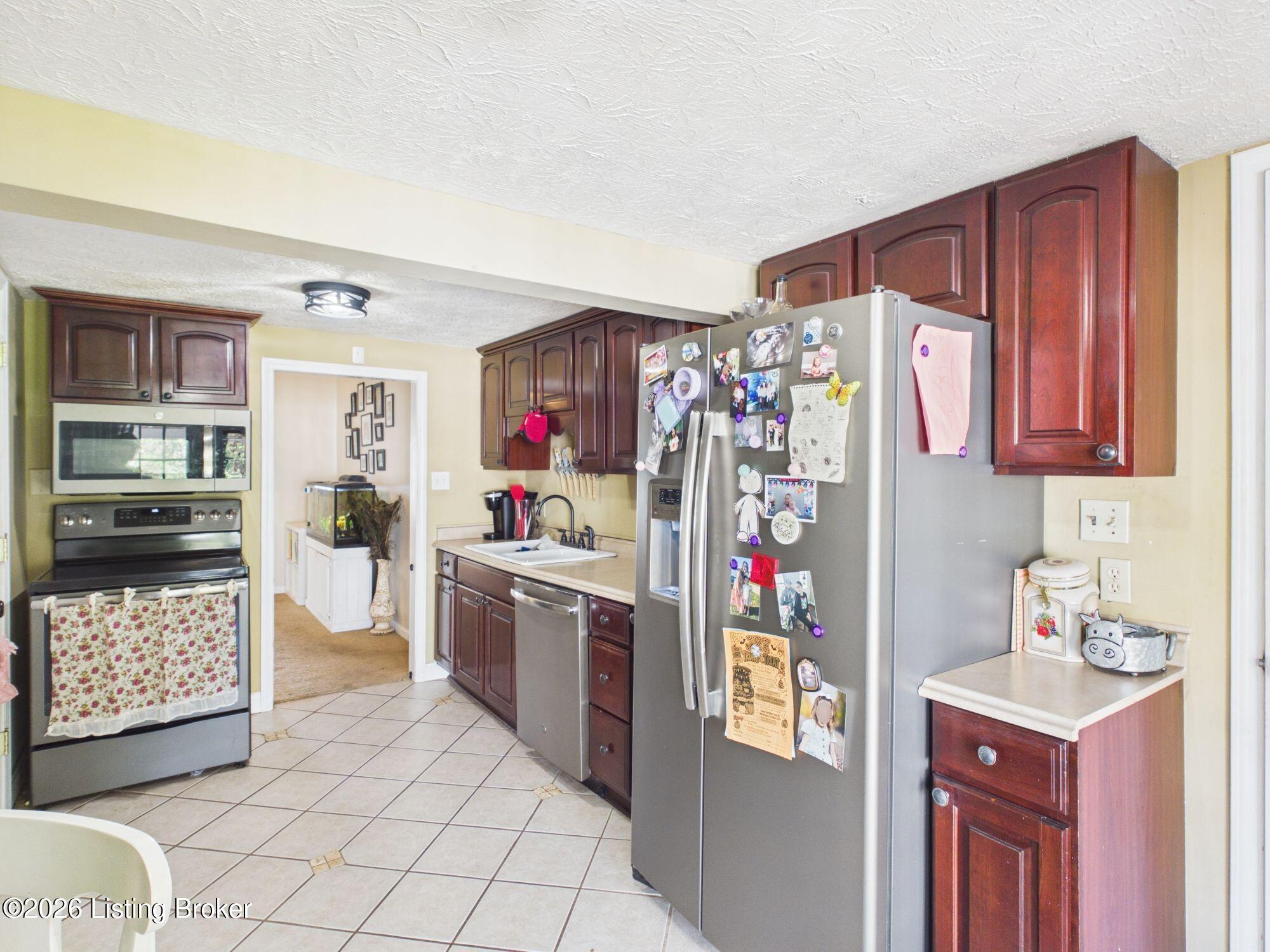 6617 W Orell Rd Property Photo 23