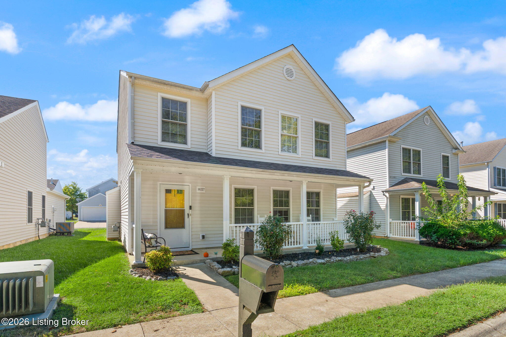 10227 Riverstone Cir Property Photo 2
