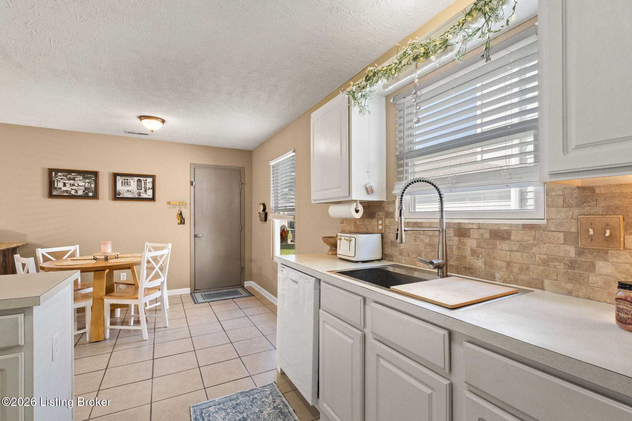 10227 Riverstone Cir Property Photo 12