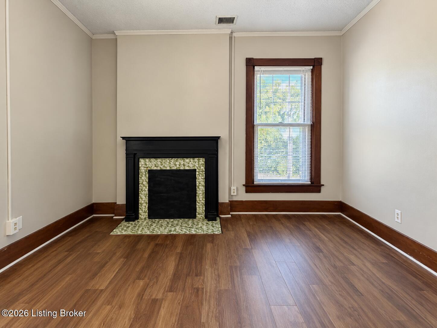 1109 E Kentucky St 4 Property Photo 2