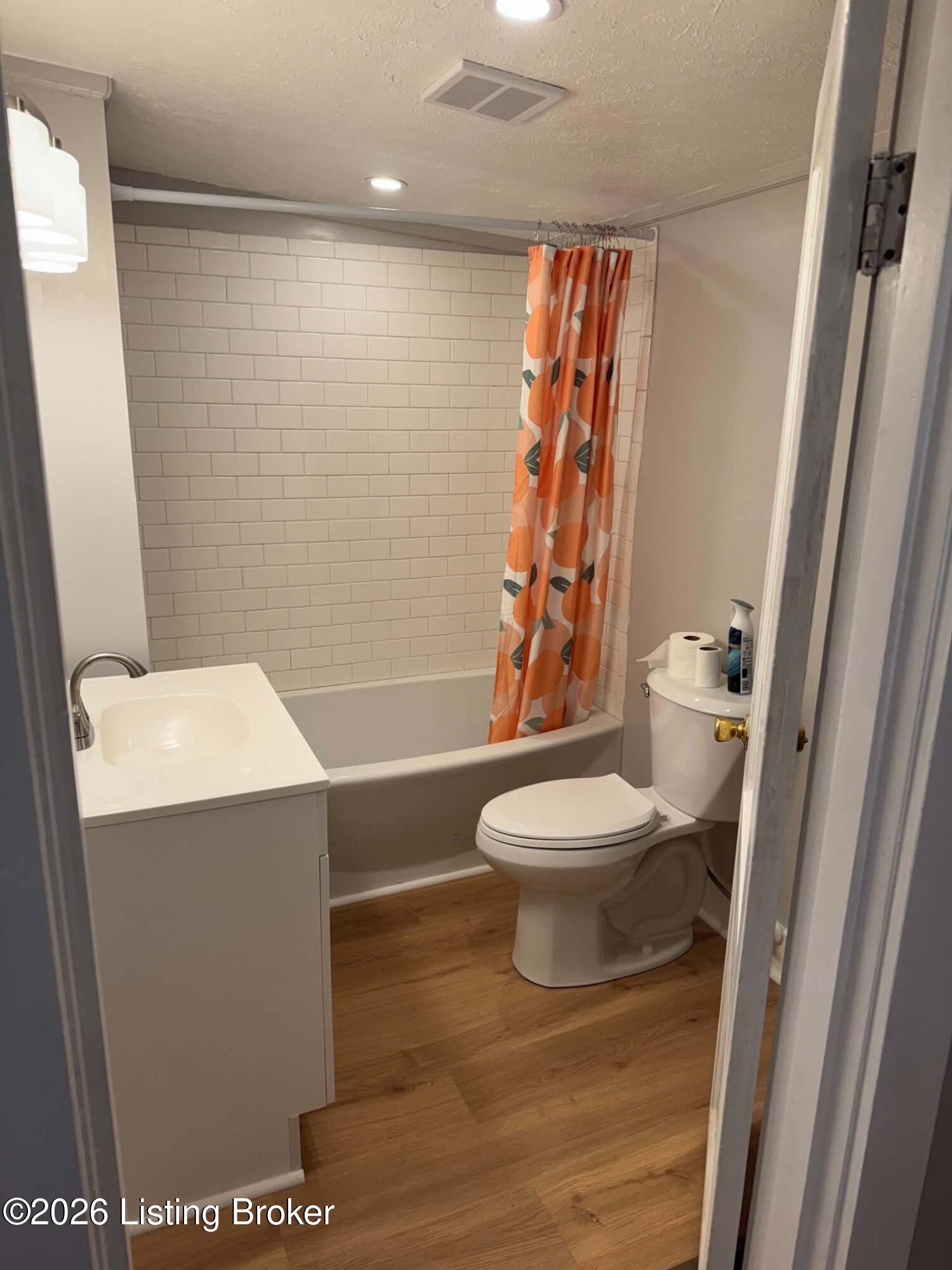420 Park St Property Photo 4