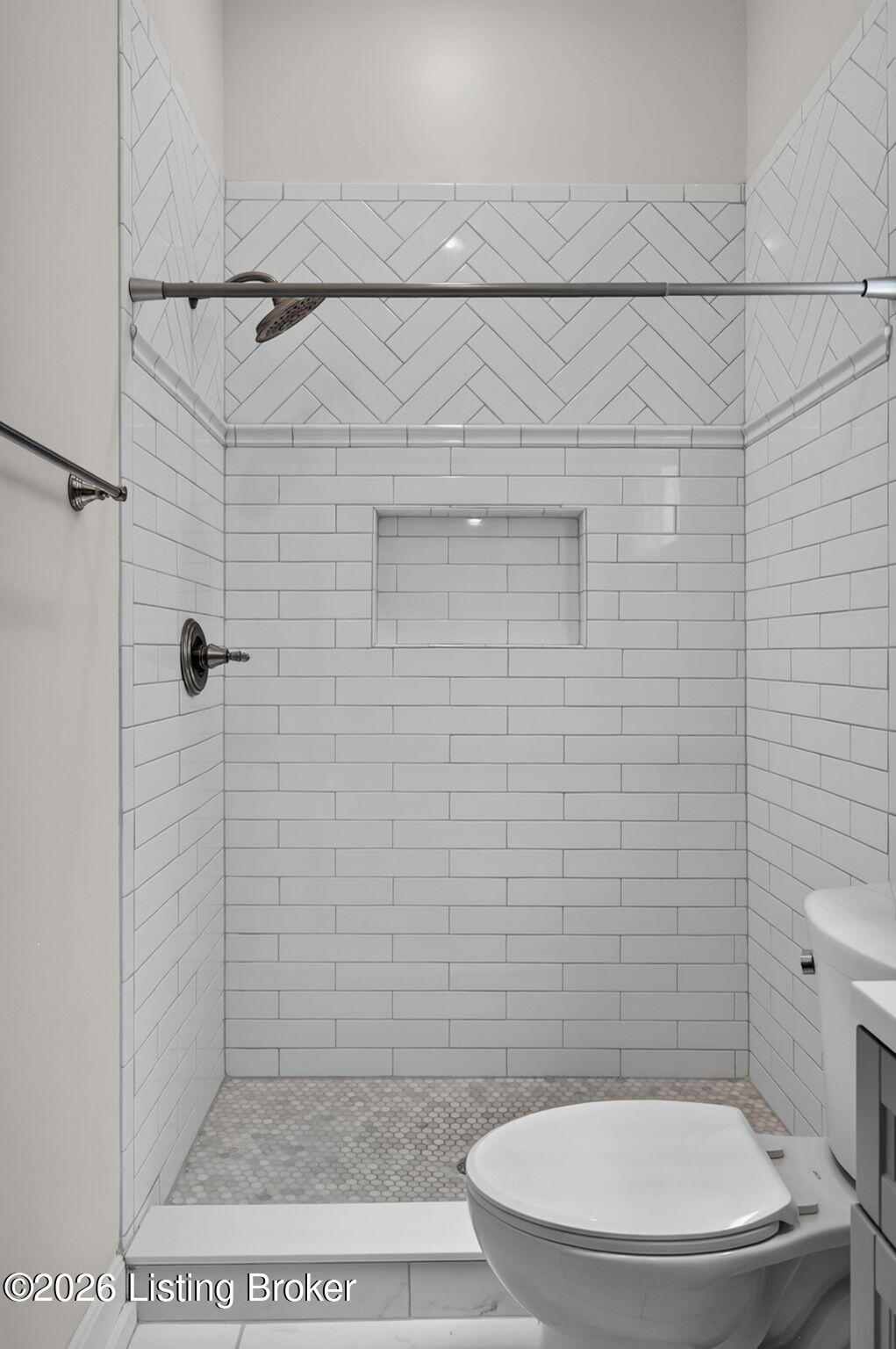 1122 E Burnett Ave Property Photo 22