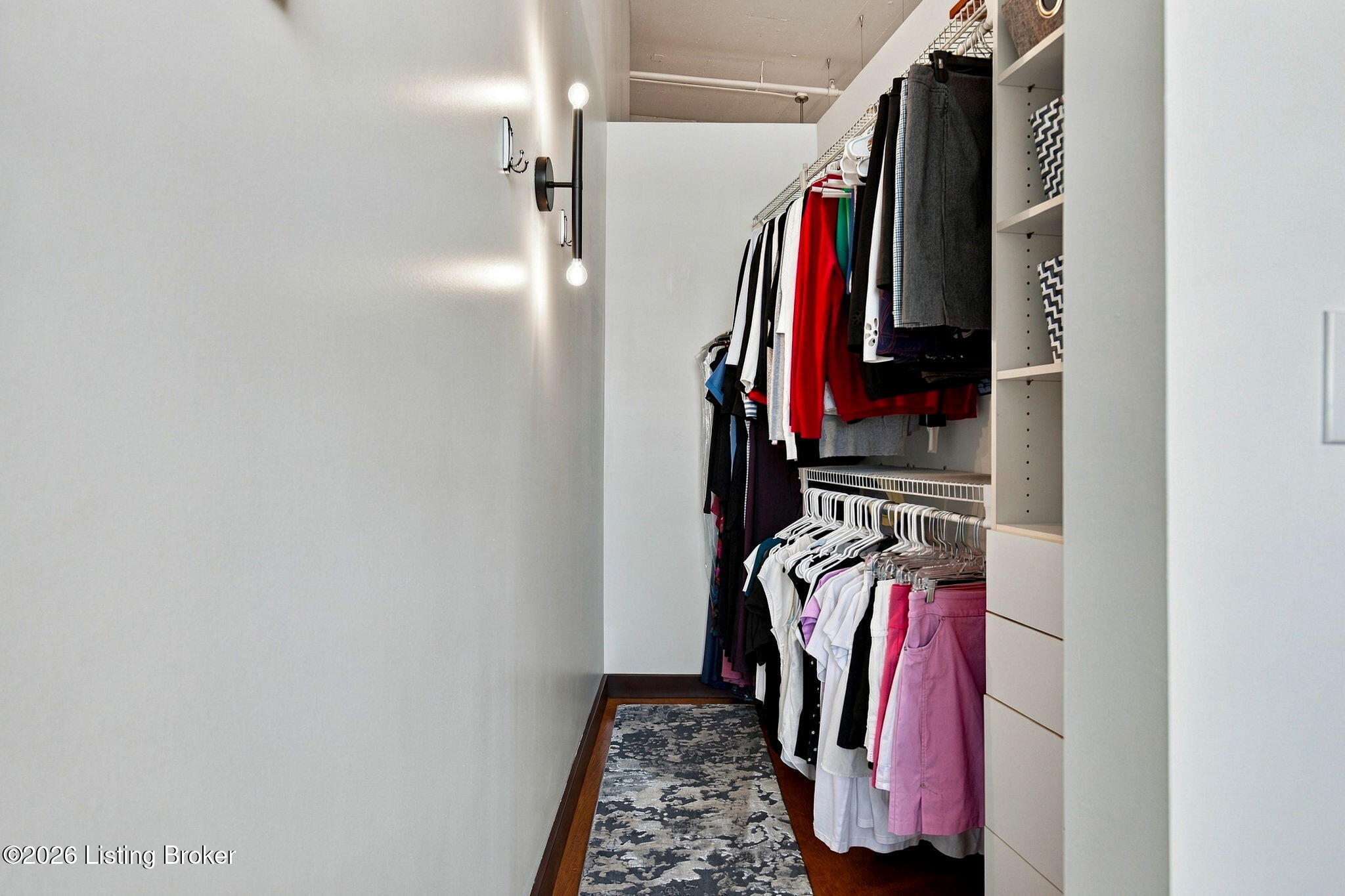 309 E Market St 302 Property Photo 19