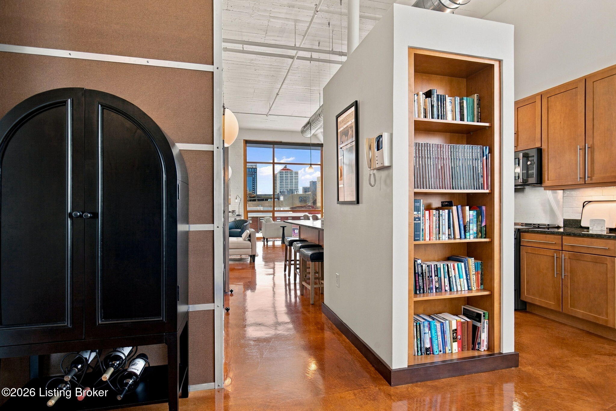 309 E Market St 302 Property Photo 21