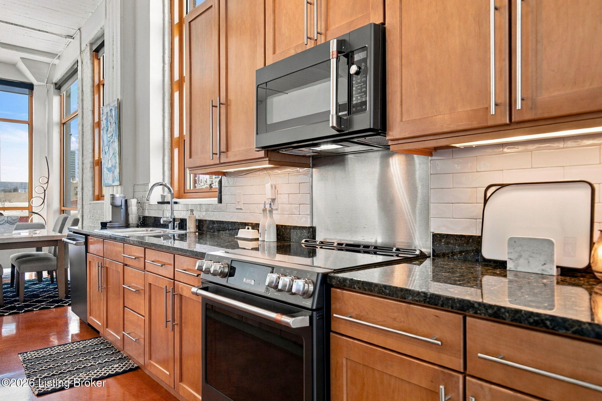 309 E Market St 302 Property Photo 23