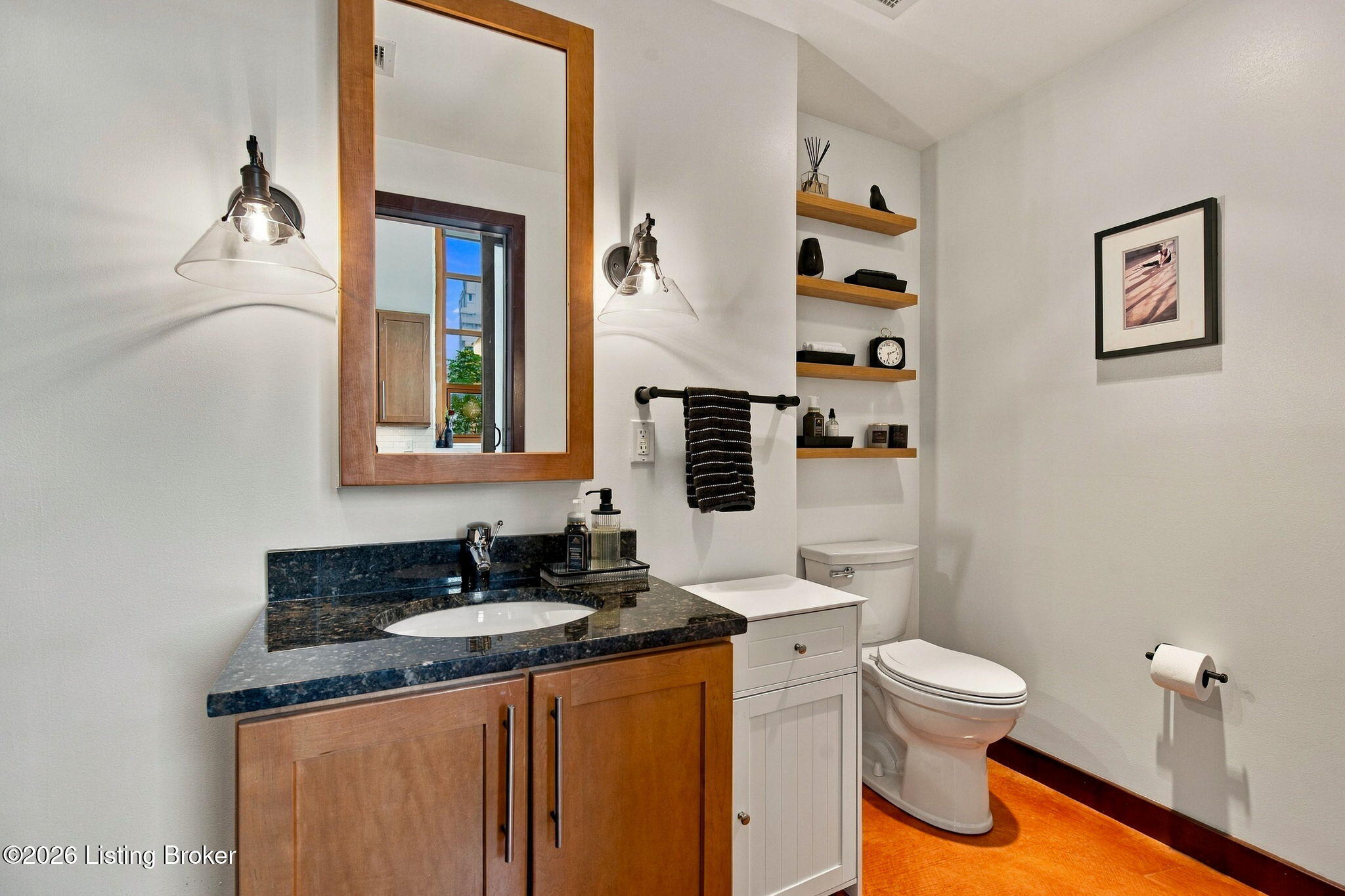 309 E Market St 302 Property Photo 37