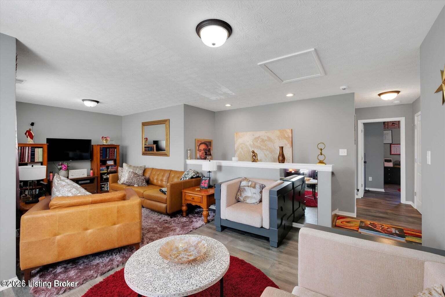 6522 Oak Village Dr Property Photo 13