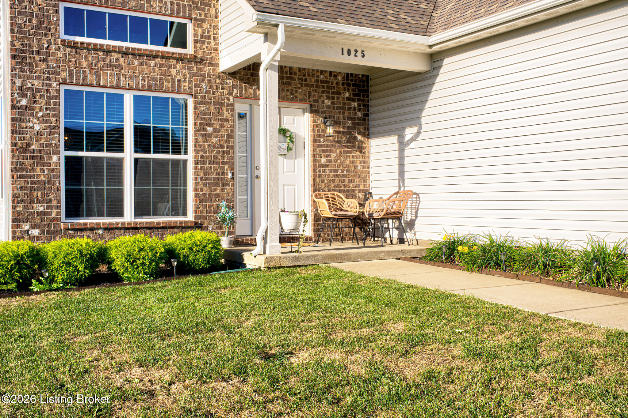 1025 Stratton Way Property Photo 3
