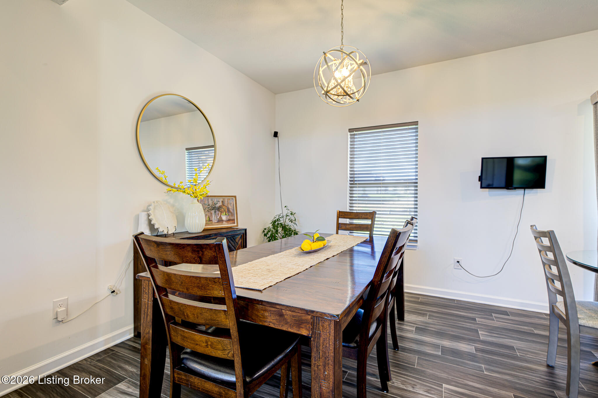 1025 Stratton Way Property Photo 10