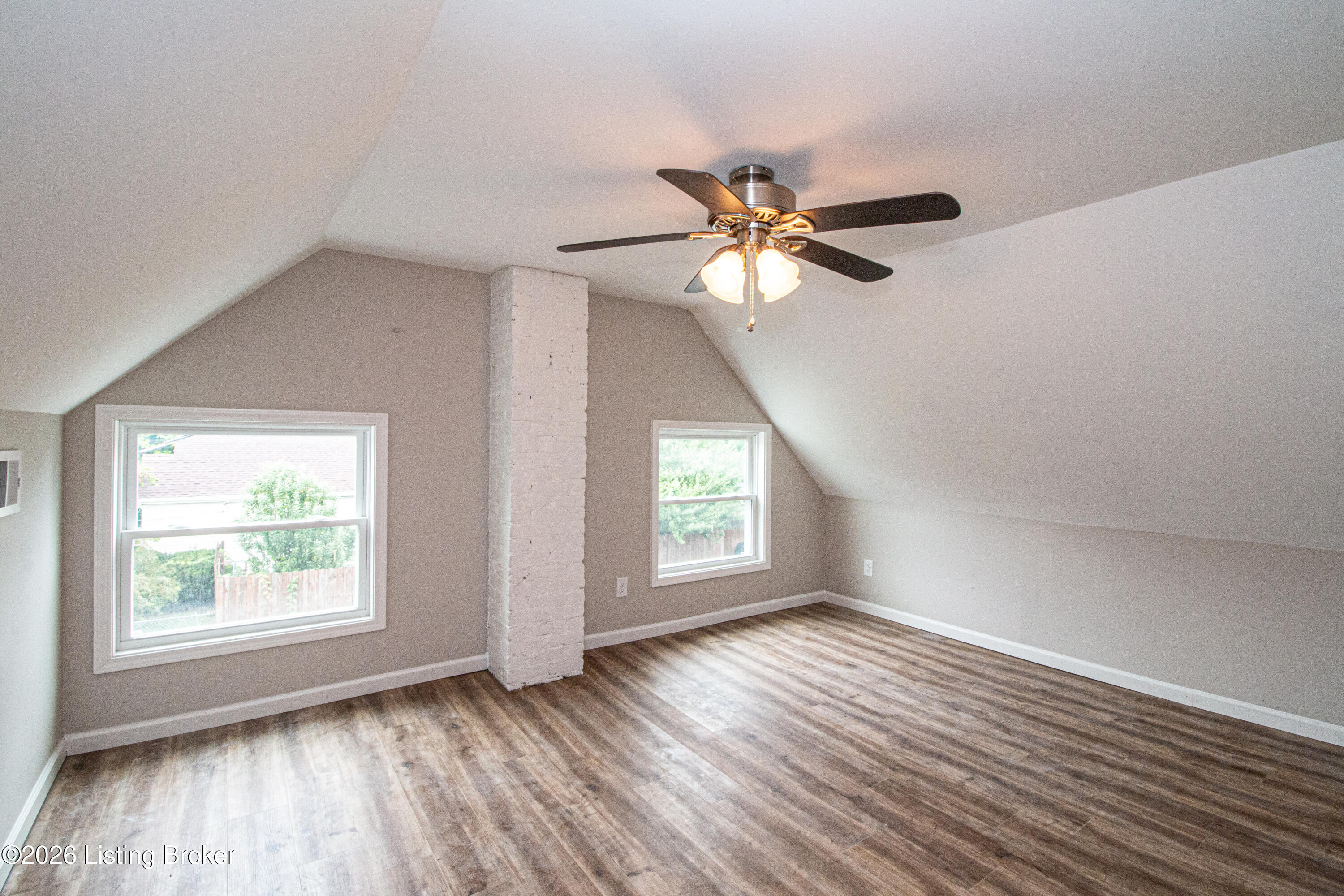 942 Clarks Ln Property Photo 32