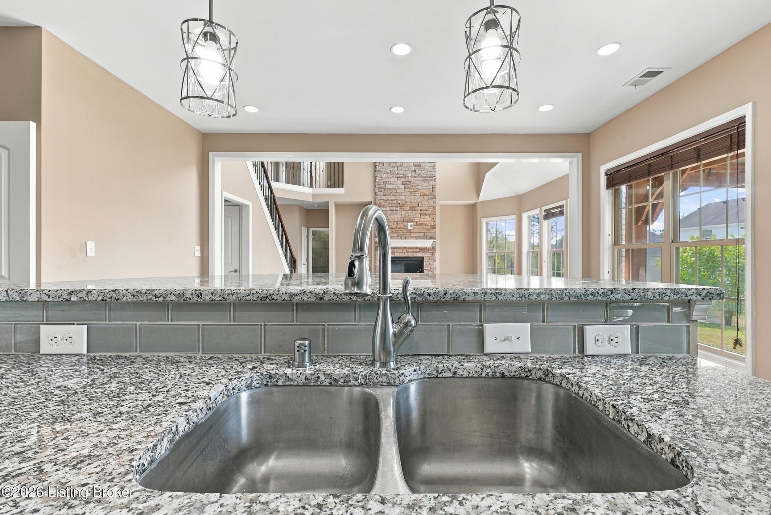 18103 Brightleaf Pl Property Photo 32