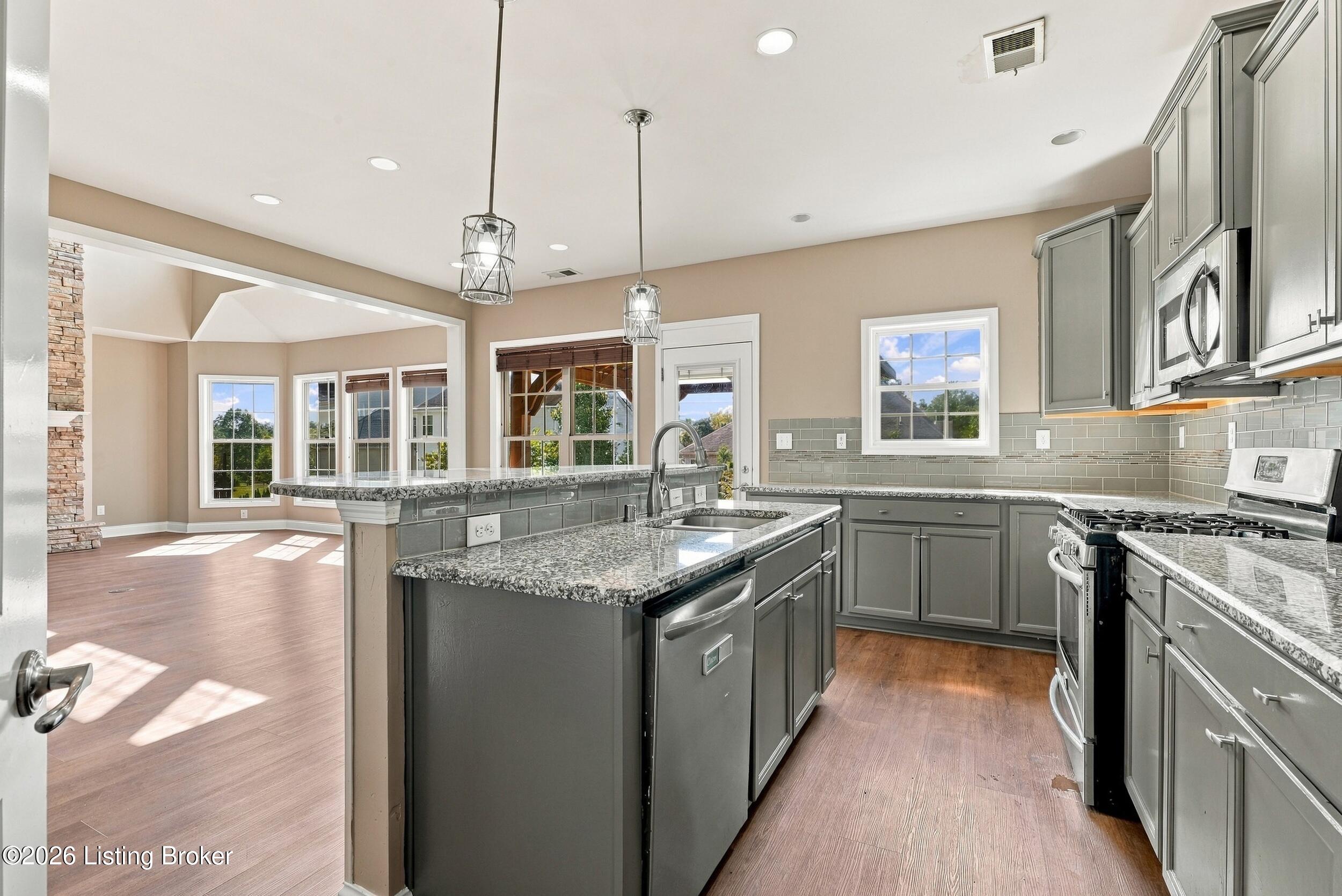 18103 Brightleaf Pl Property Photo 33