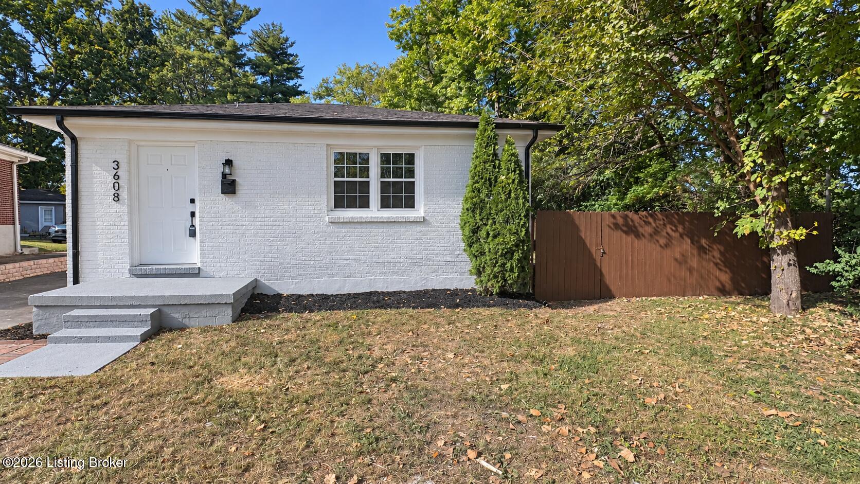 3608 Goldsmith Ln Property Photo 5