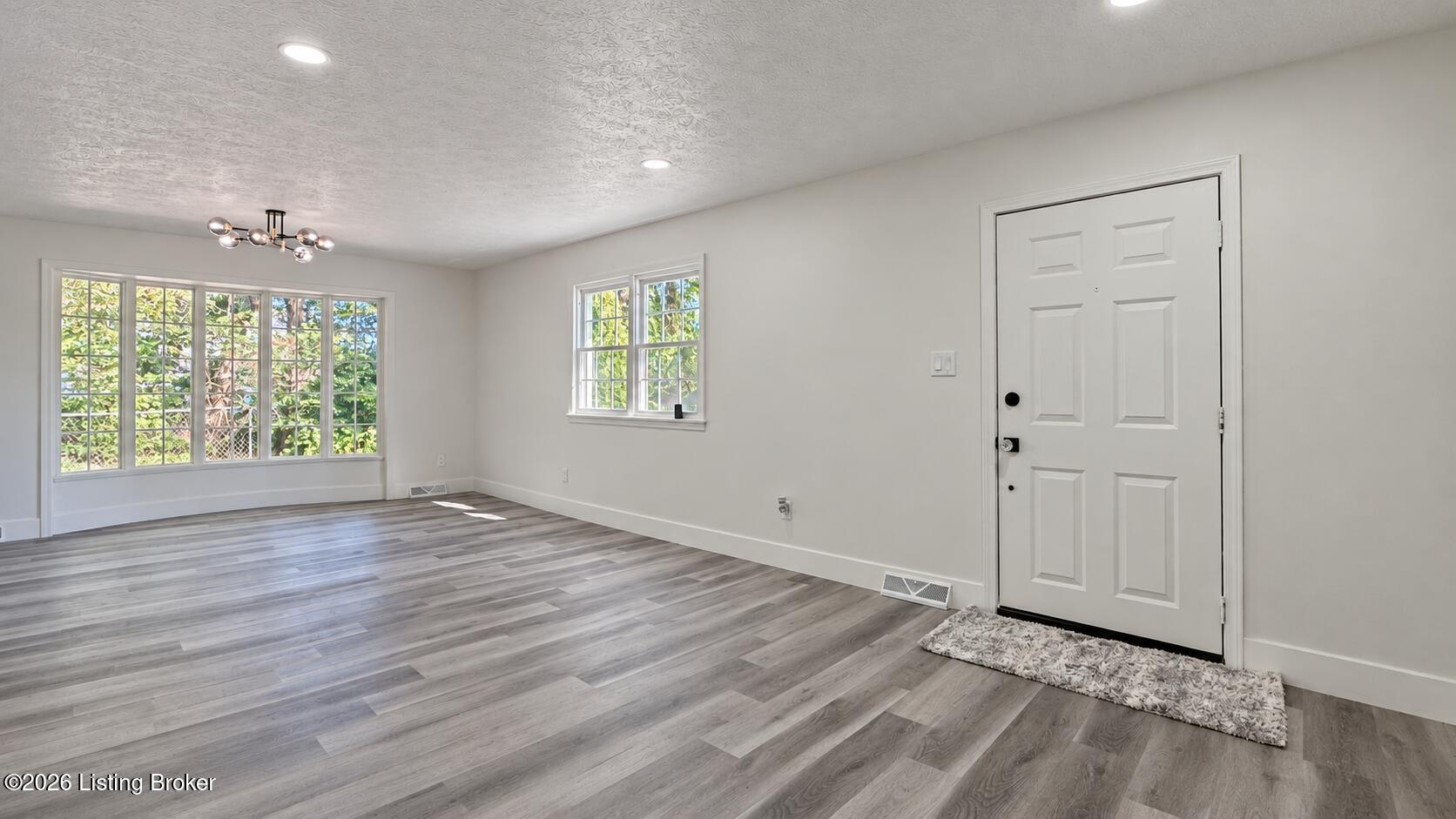 3608 Goldsmith Ln Property Photo 6