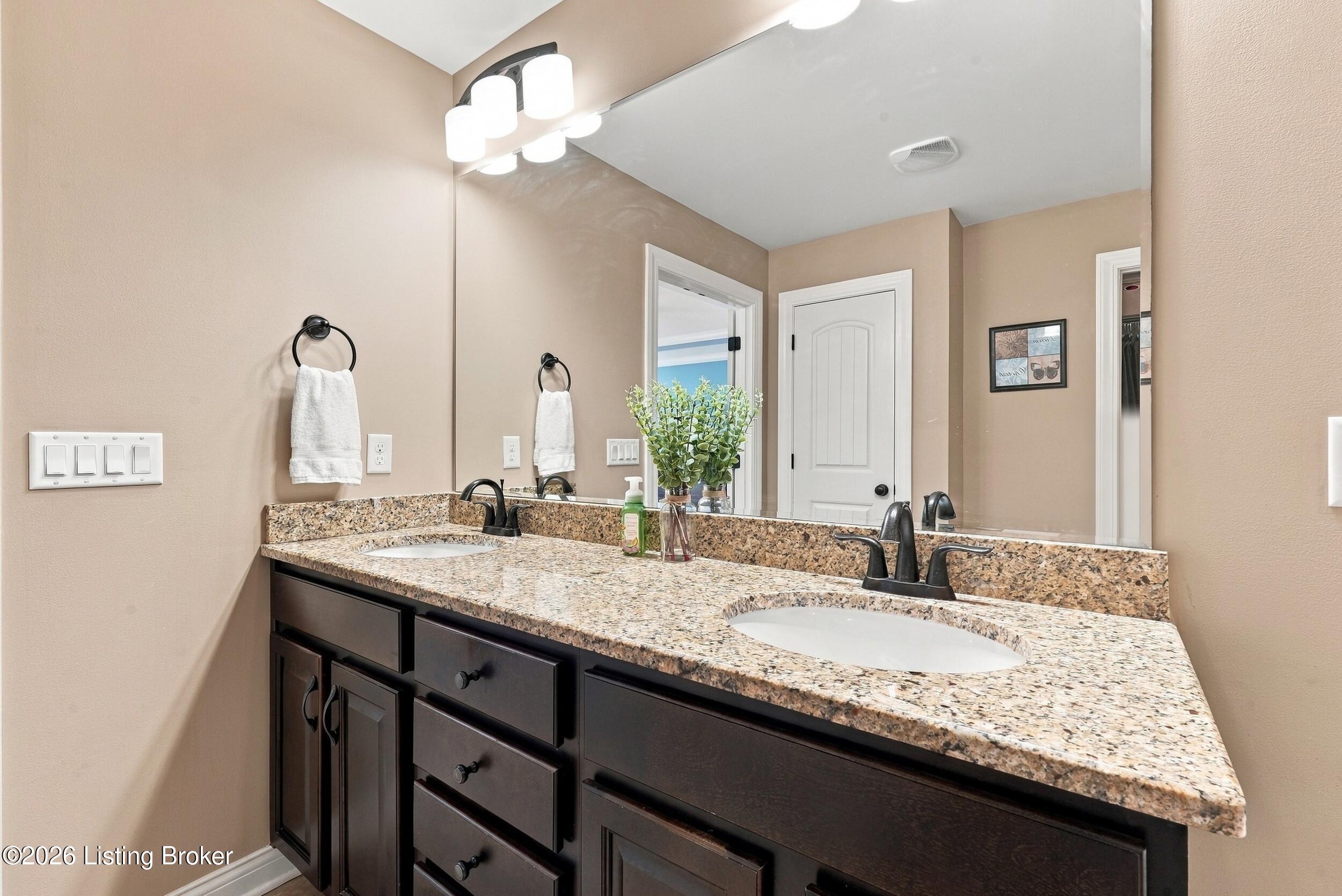 10907 Sewell Dr Property Photo 29