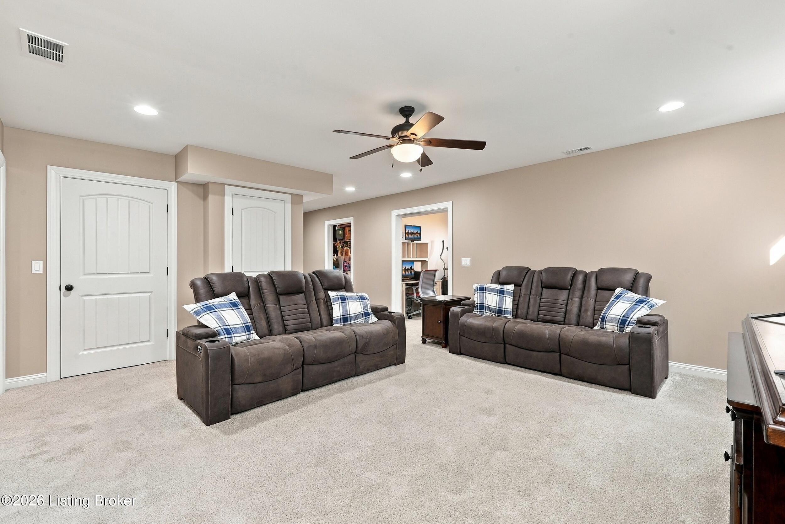 10907 Sewell Dr Property Photo 52