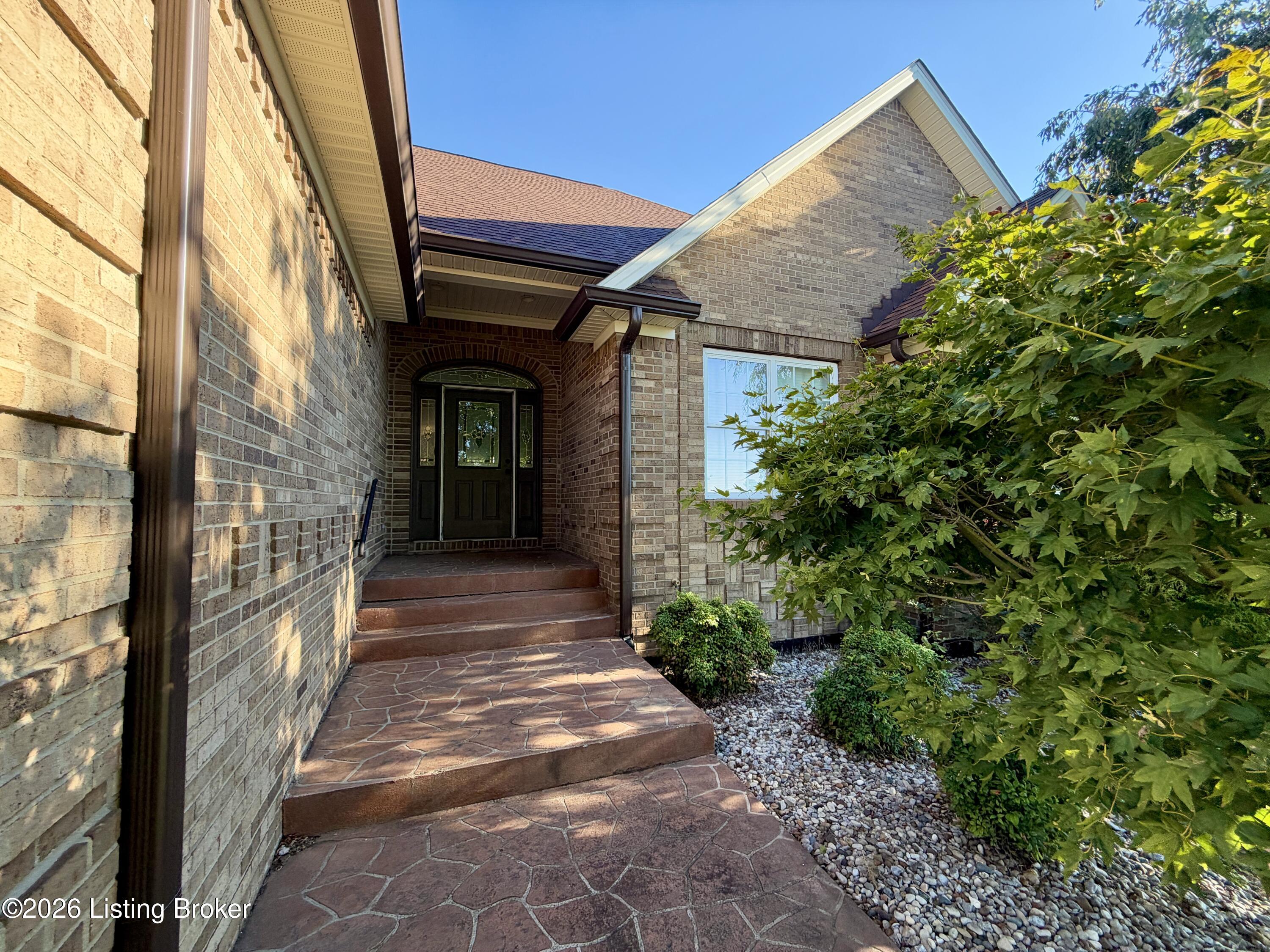 132 Lorenza Cir Property Photo 1