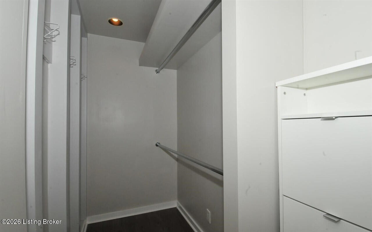 420 W 6th St Property Photo 12
