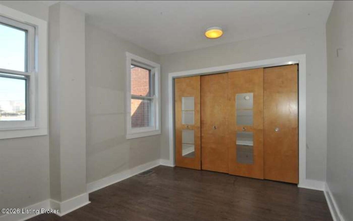 420 W 6th St Property Photo 14