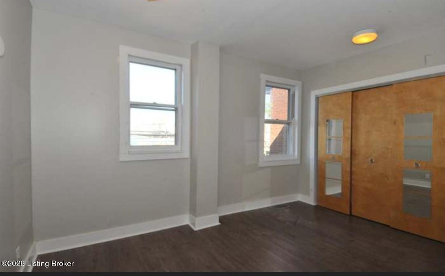 420 W 6th St Property Photo 15