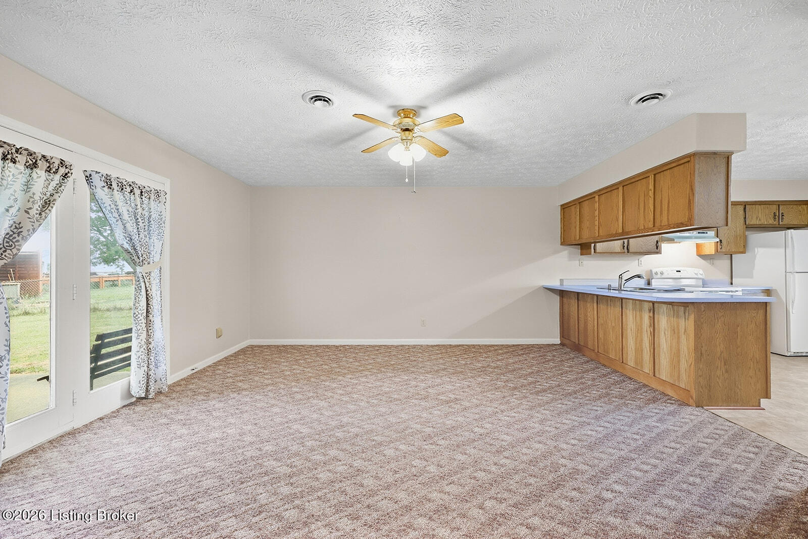 113 Roark Ct Property Photo 7