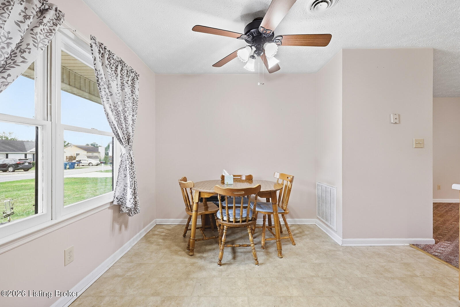 113 Roark Ct Property Photo 15