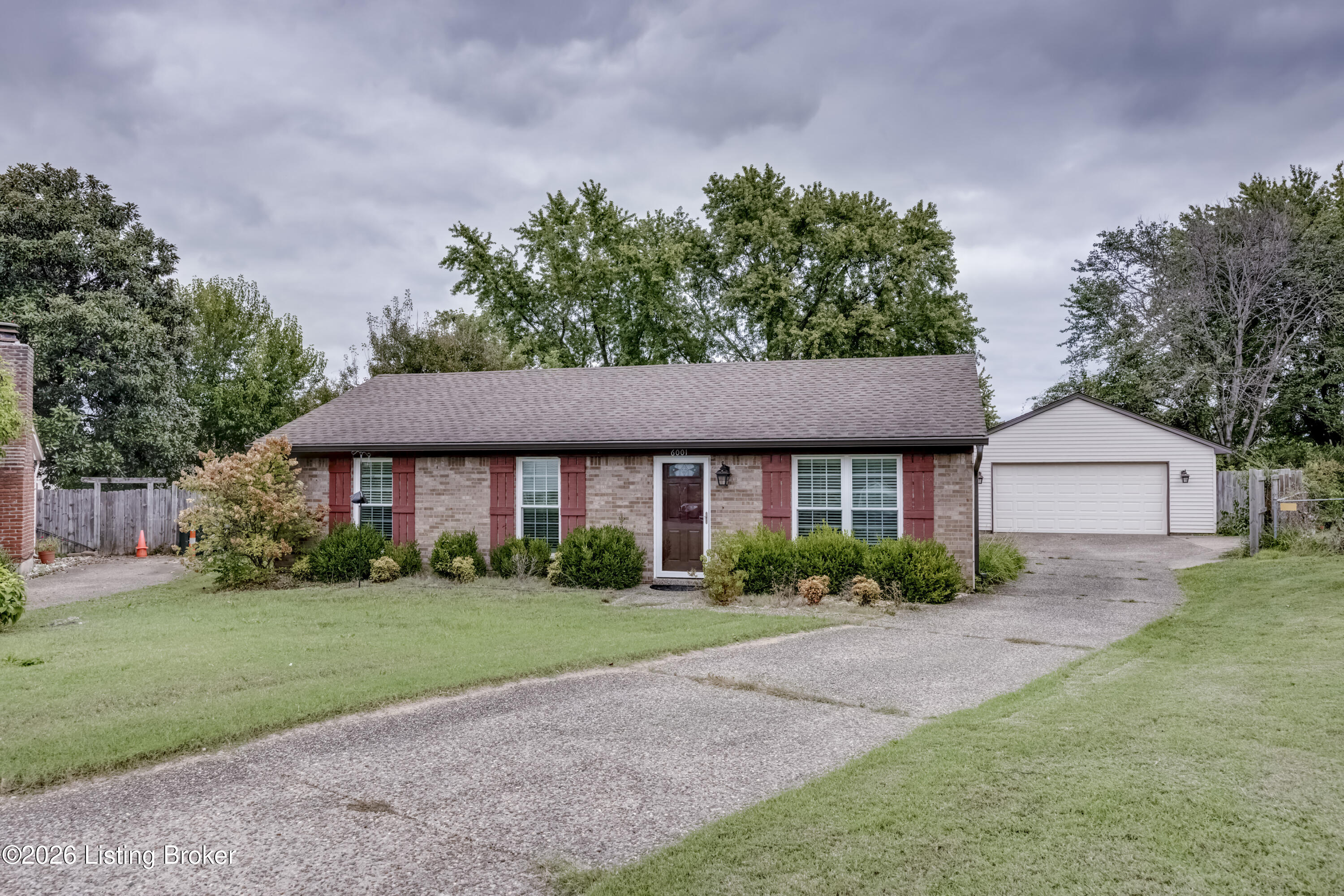6001 Hickory Tree Rd Property Photo 2