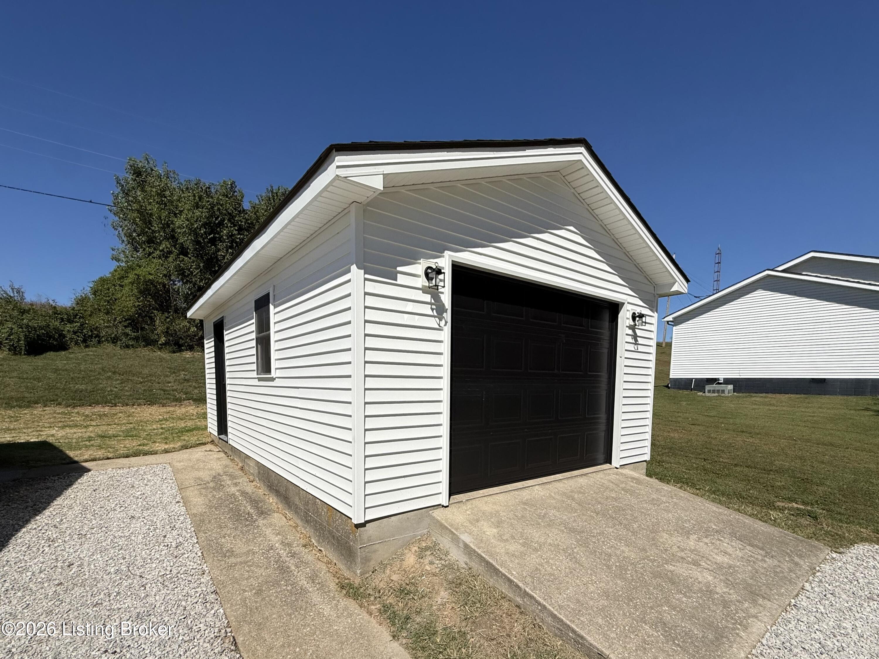 113 Lake Ridge Rd Property Photo 2