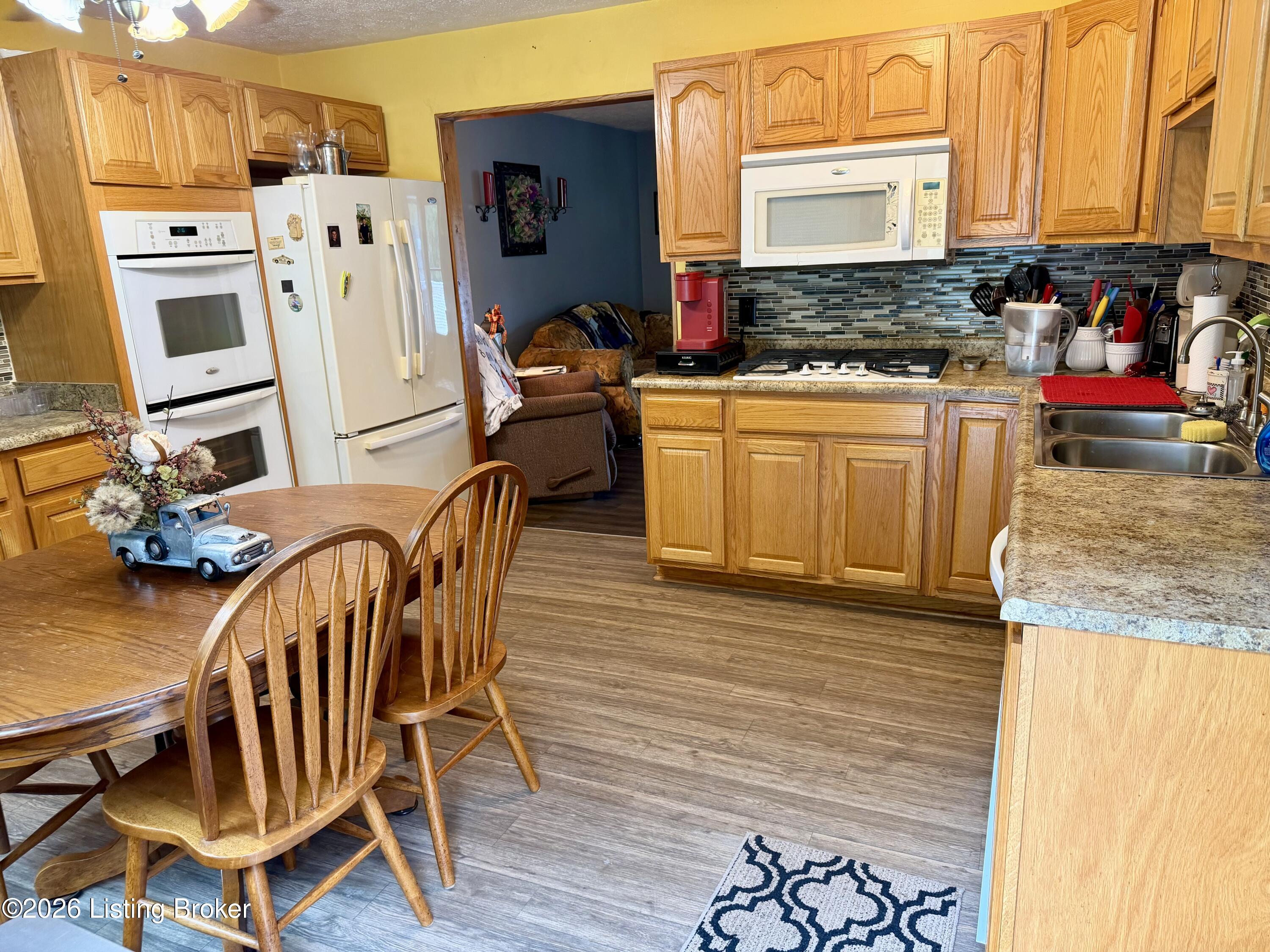 3202 Us Highway 42 Property Photo 6