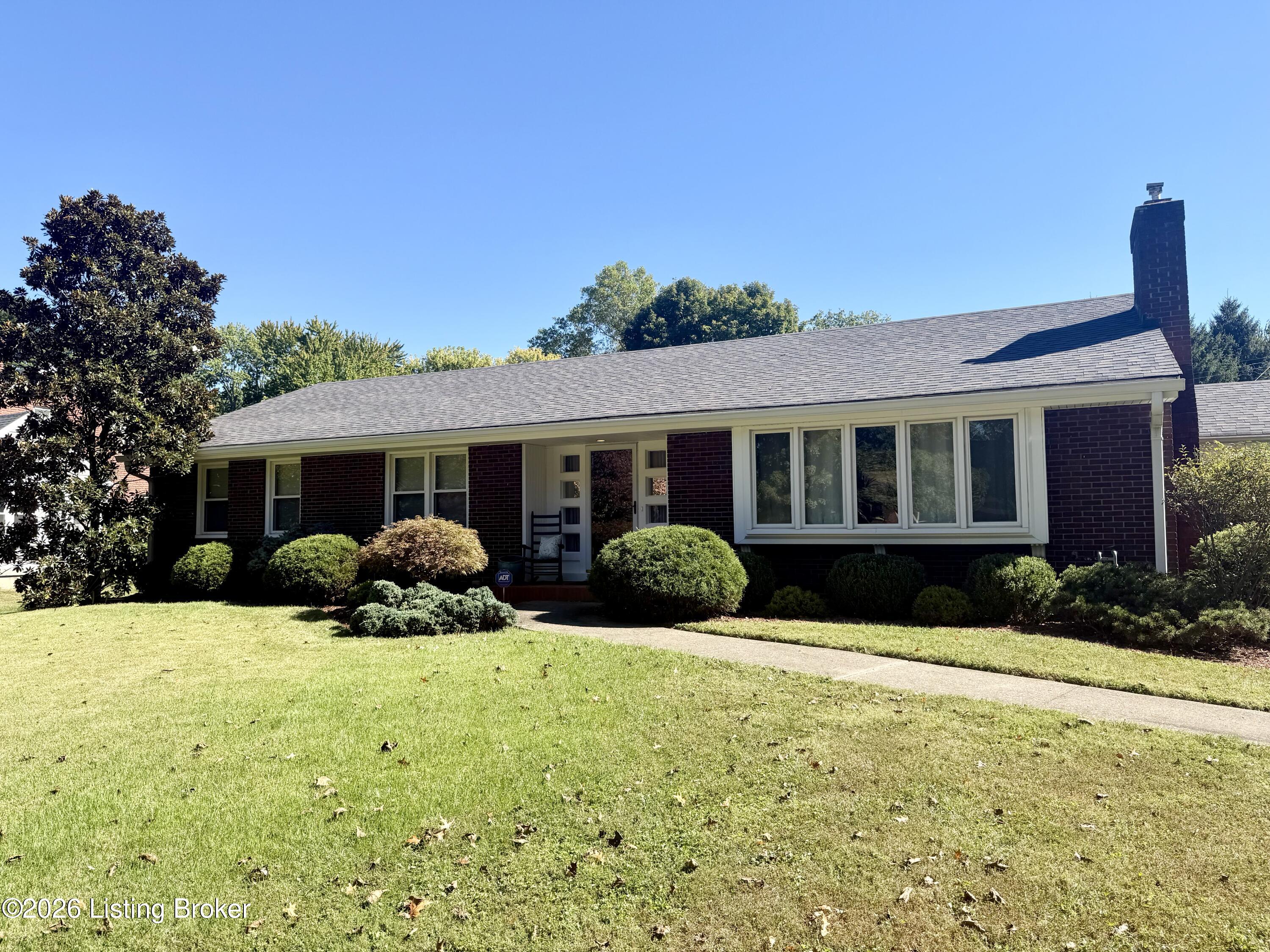 111 South Hampton Rd Property Photo 1