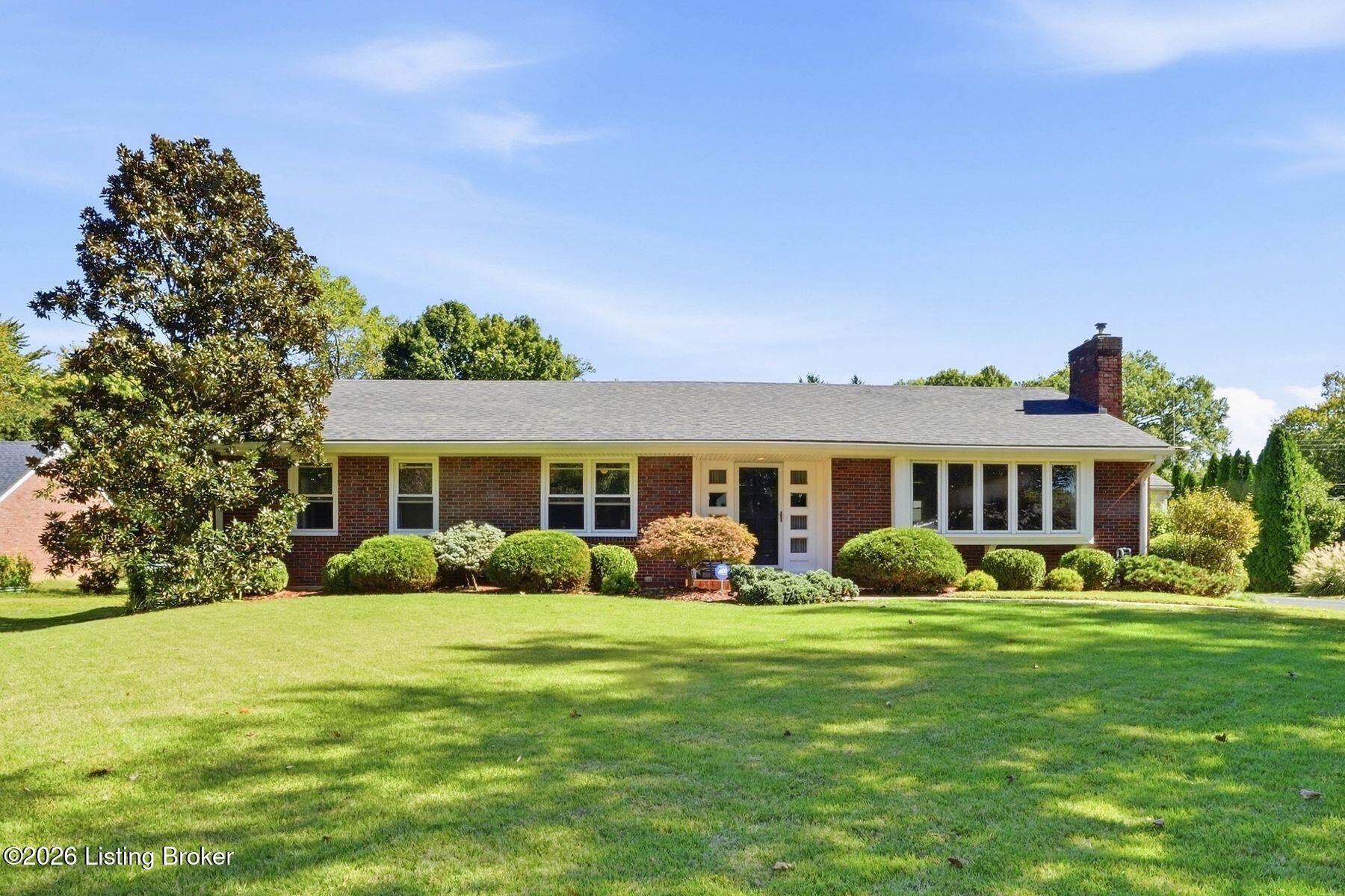 111 South Hampton Rd Property Photo 1