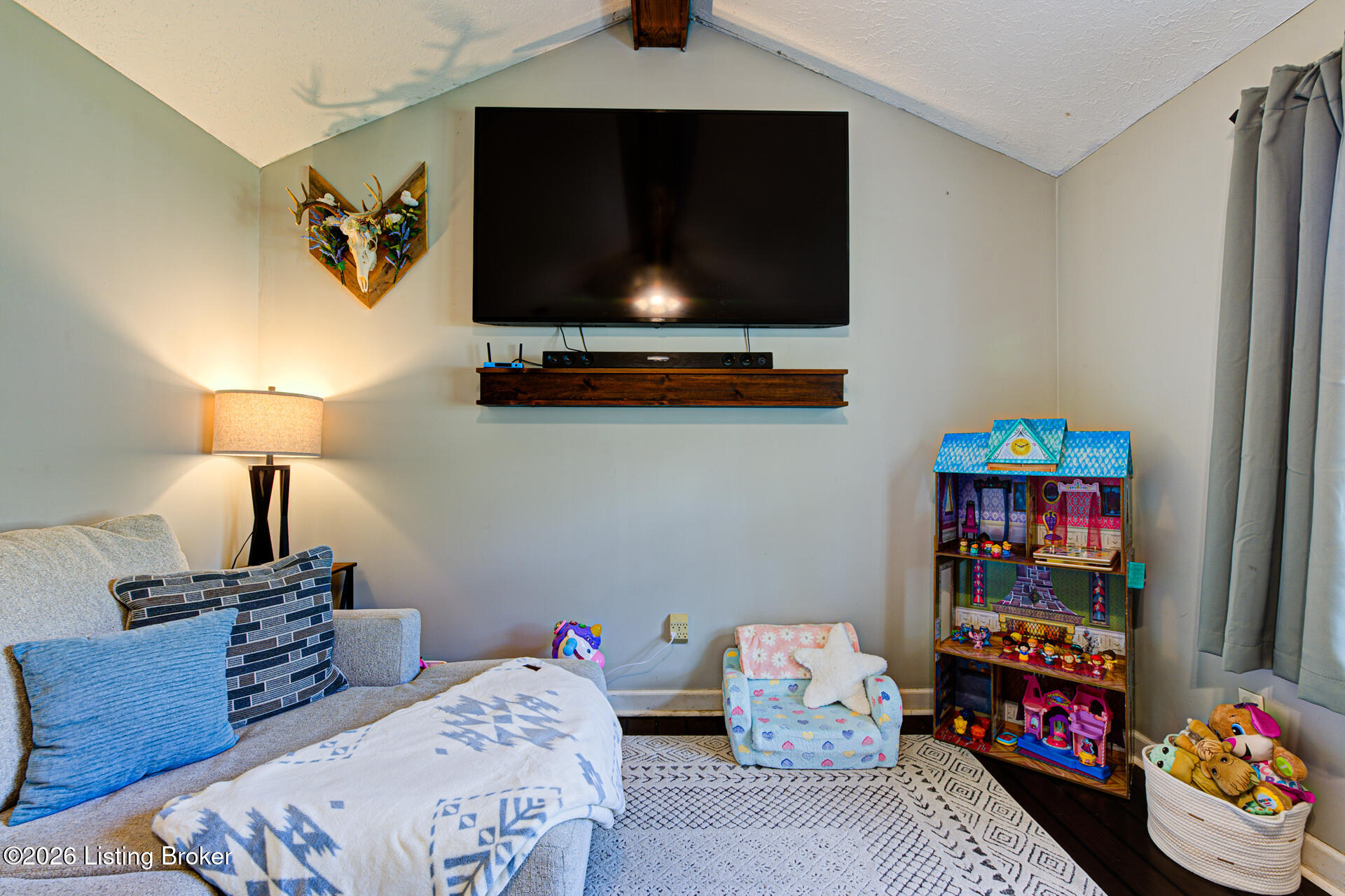181 Bally Castle Ct Property Photo 6