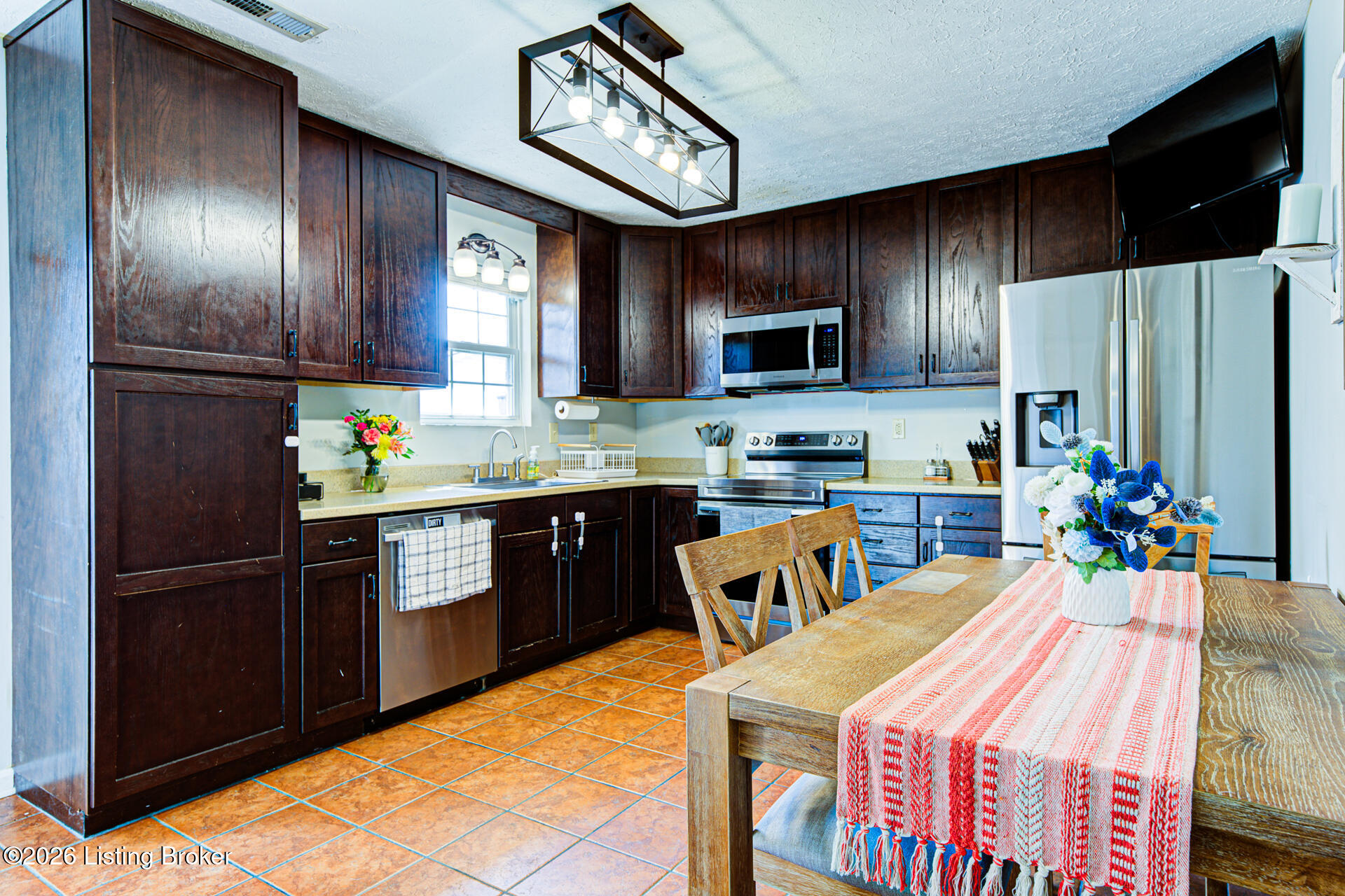 181 Bally Castle Ct Property Photo 8
