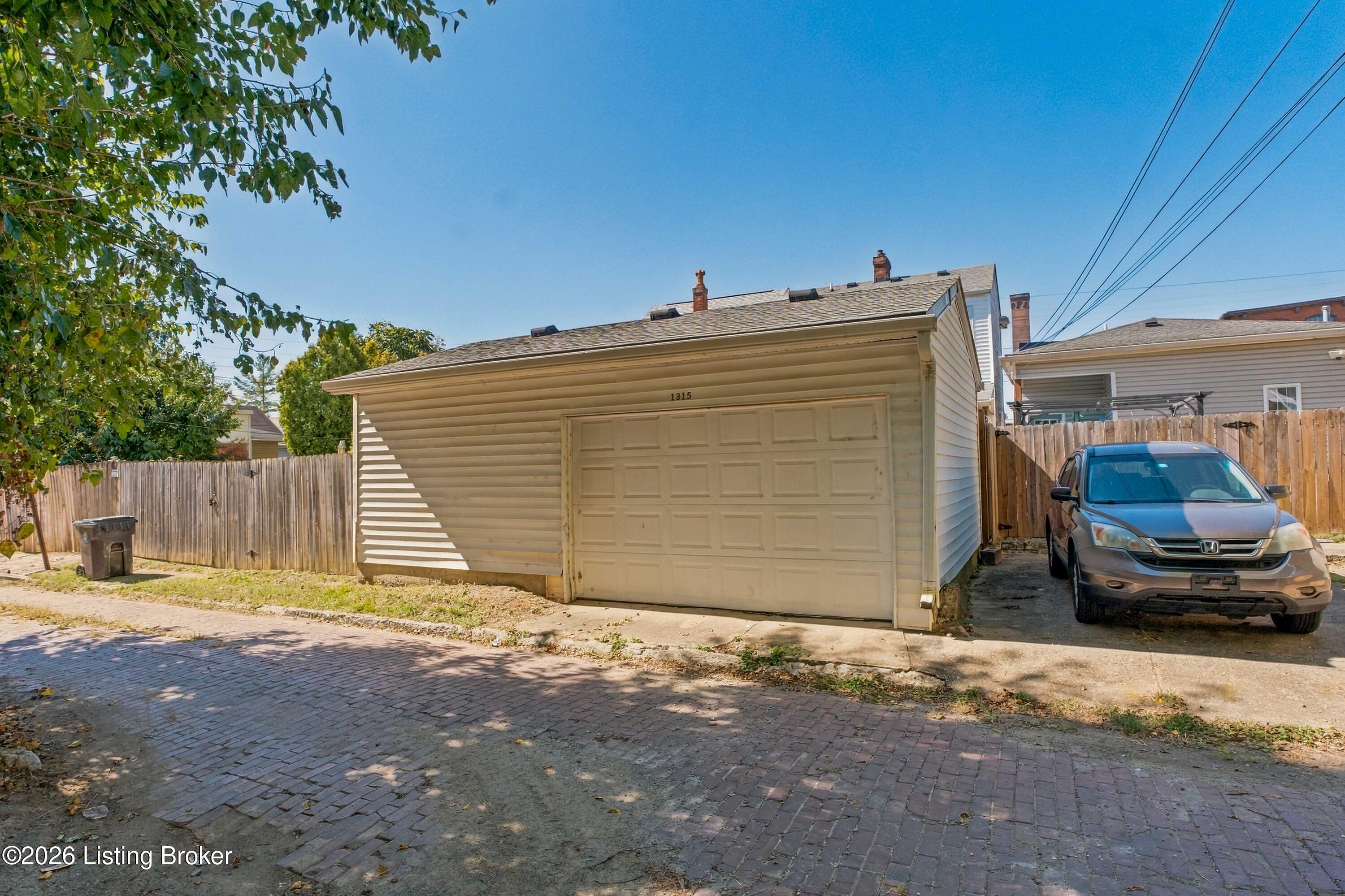 1315 Mchenry St Property Photo 47