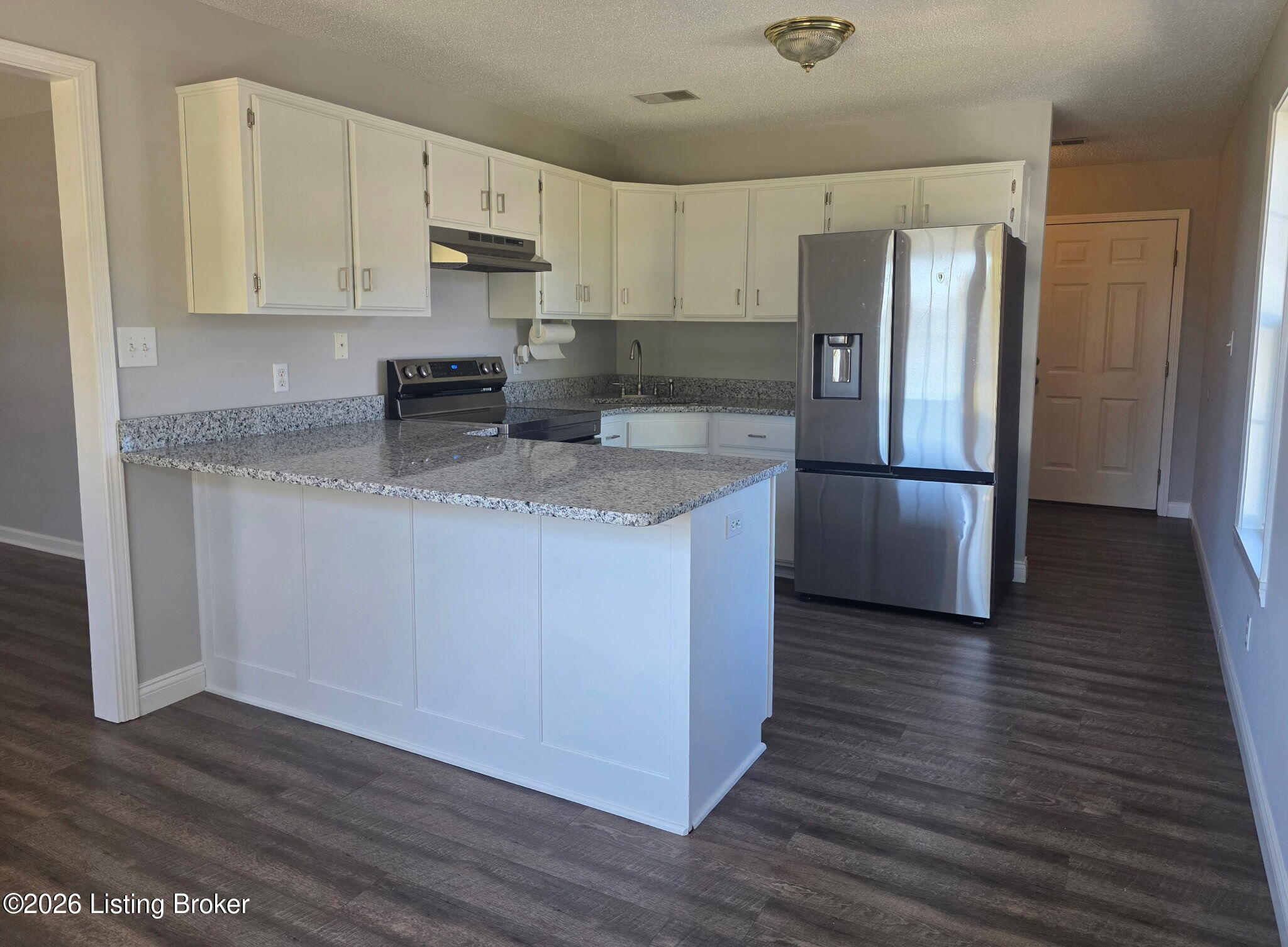 470 American Dr Property Photo 3