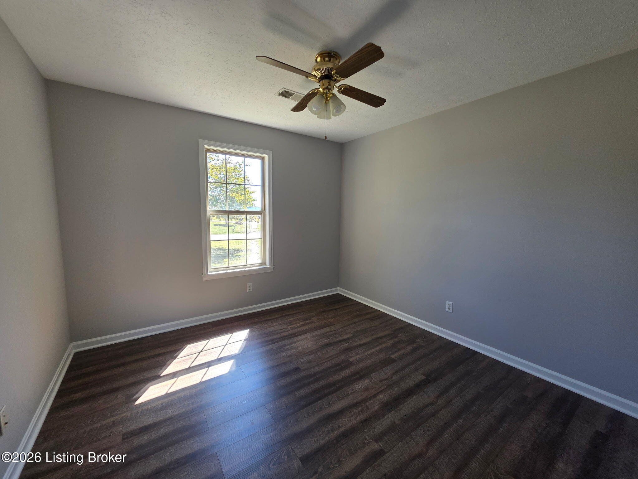 470 American Dr Property Photo 6