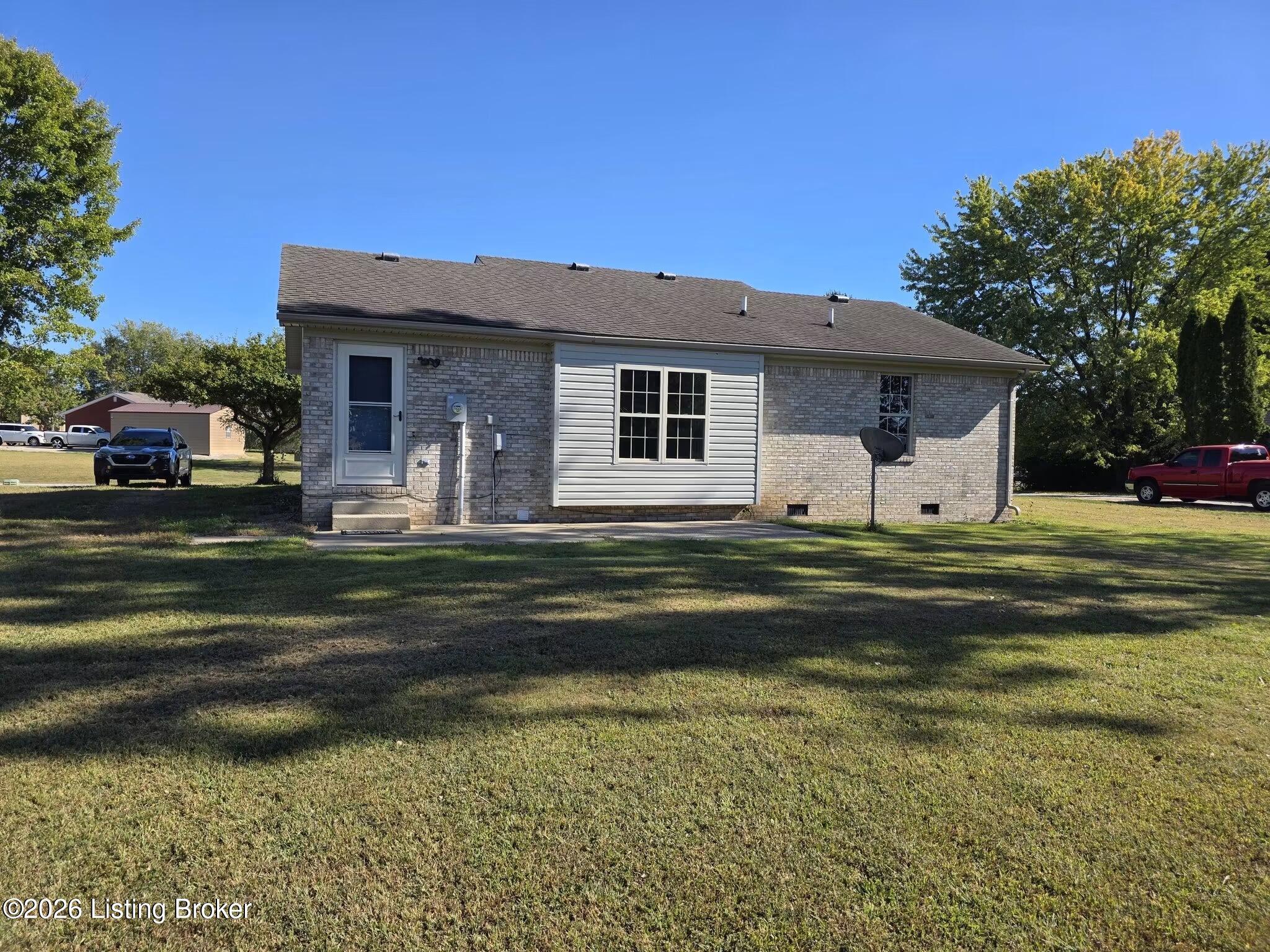 470 American Dr Property Photo 9