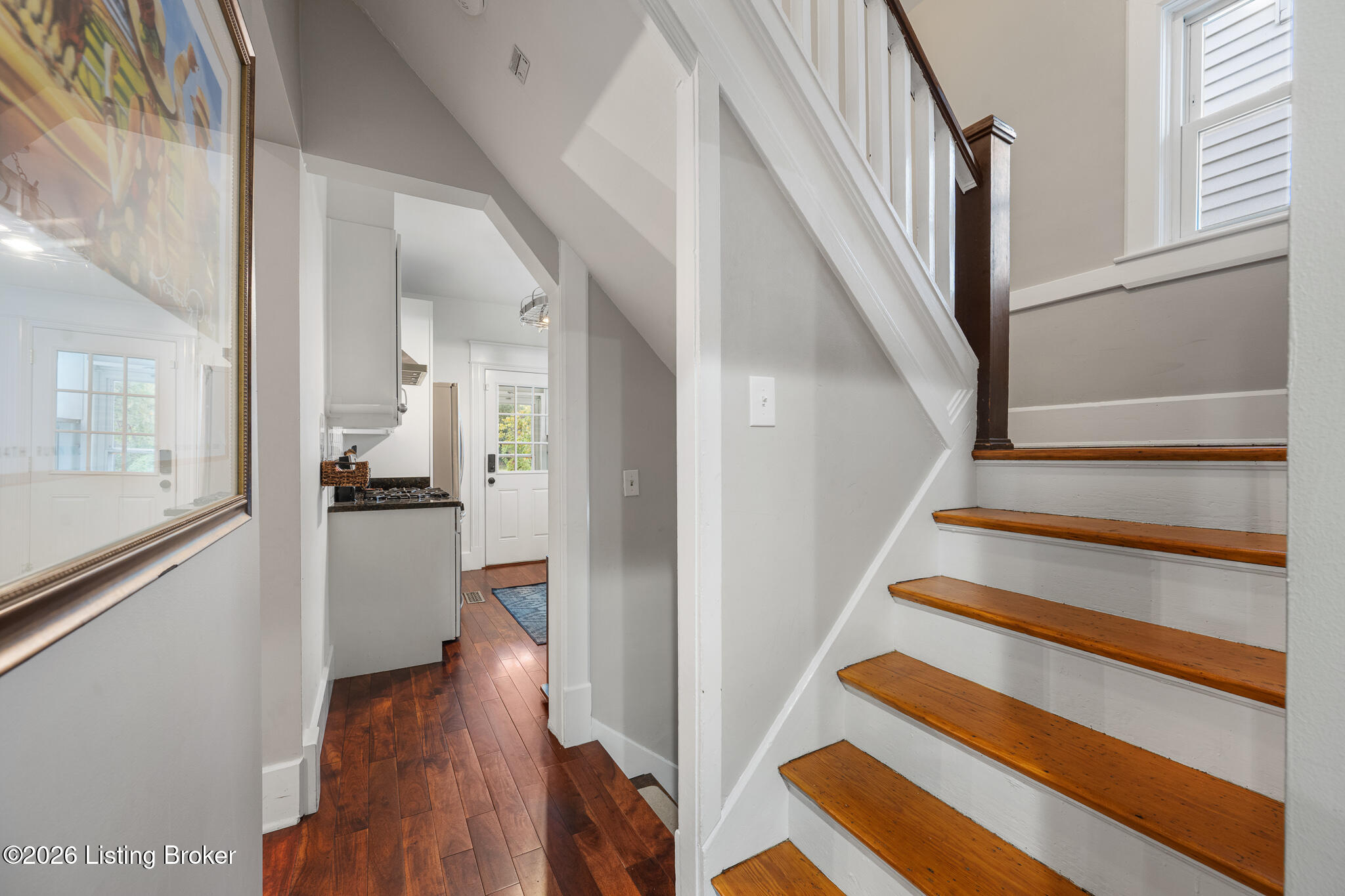 444 E Lee St Property Photo 23
