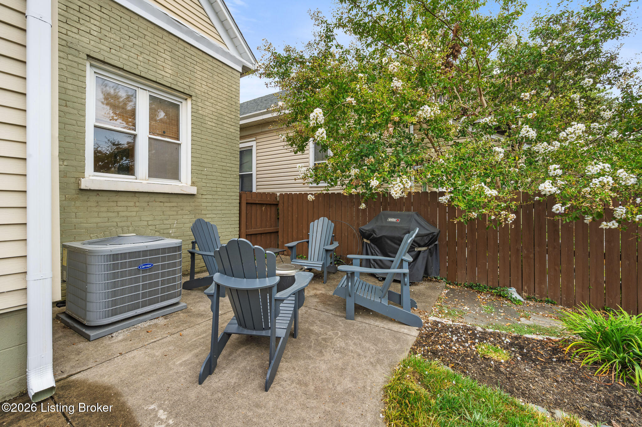 444 E Lee St Property Photo 39