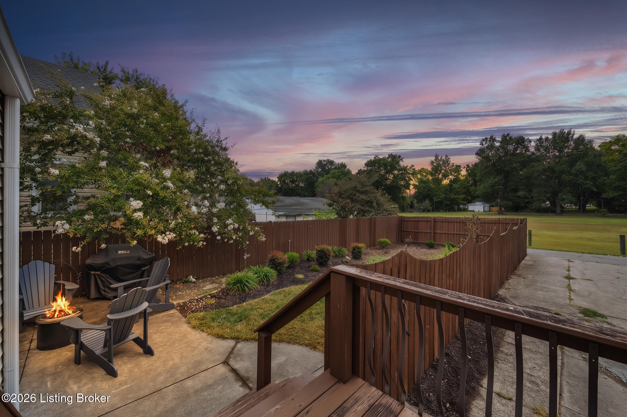 444 E Lee St Property Photo 42