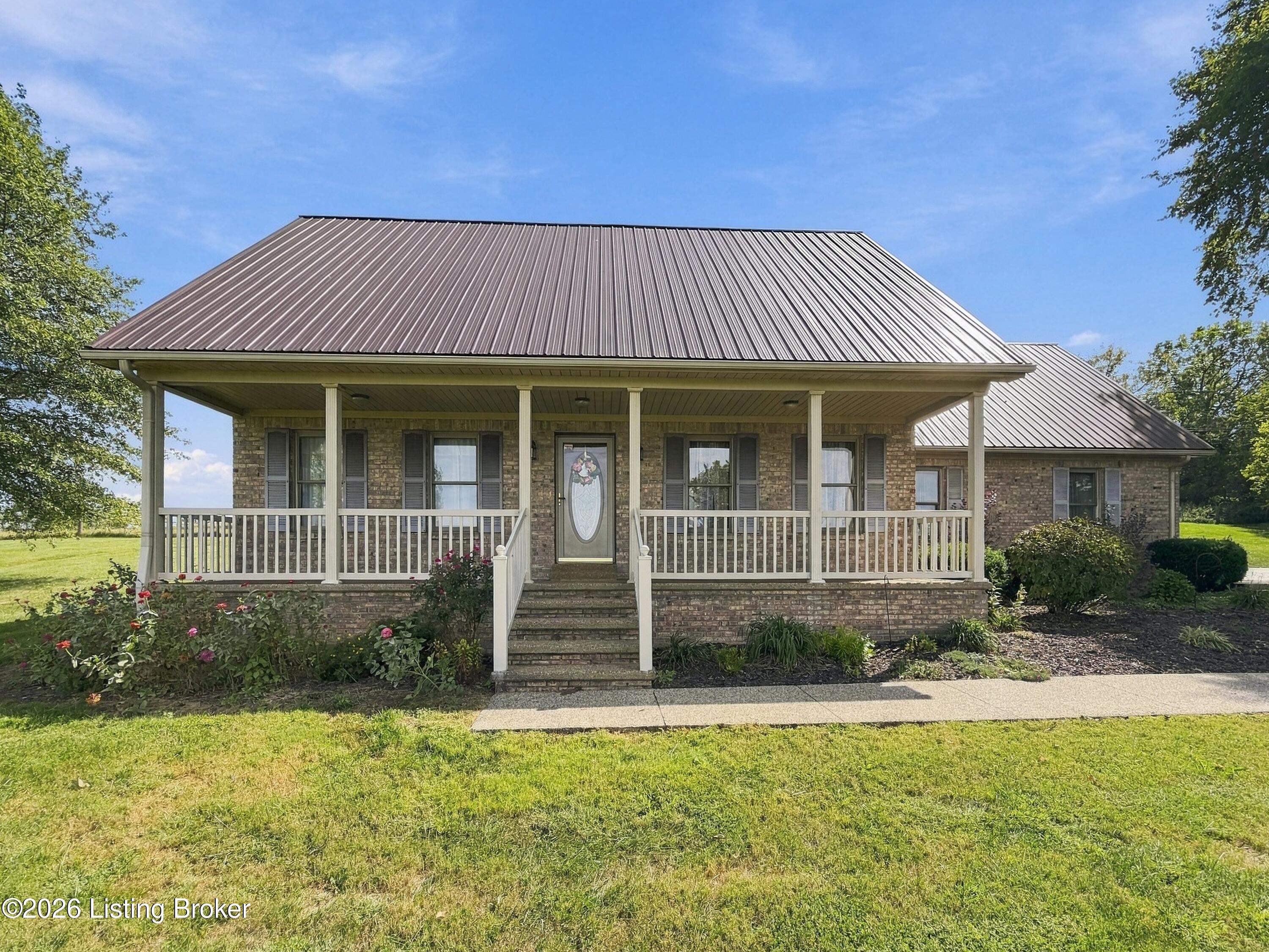 1250 Stringtown Rd Property Photo 1