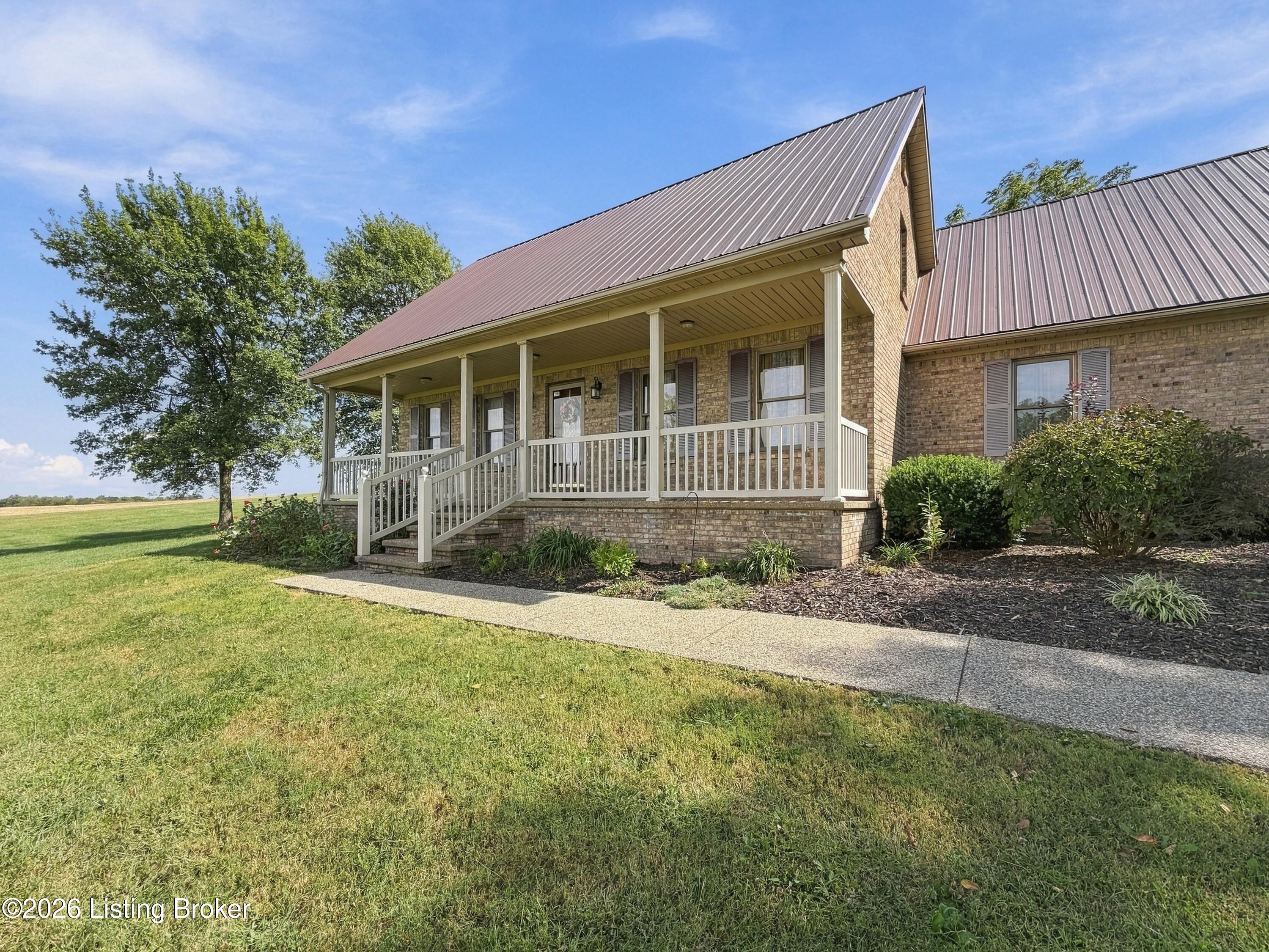1250 Stringtown Rd Property Photo 2